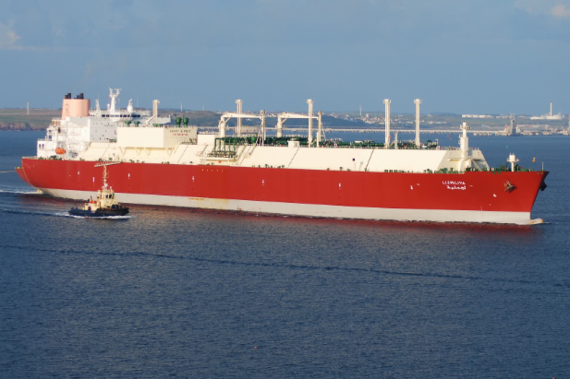 <p>An LNG tanker from Qatar bound for Asia. Qatar is one of the major supplier of imported gas to India (Flickr).</p>