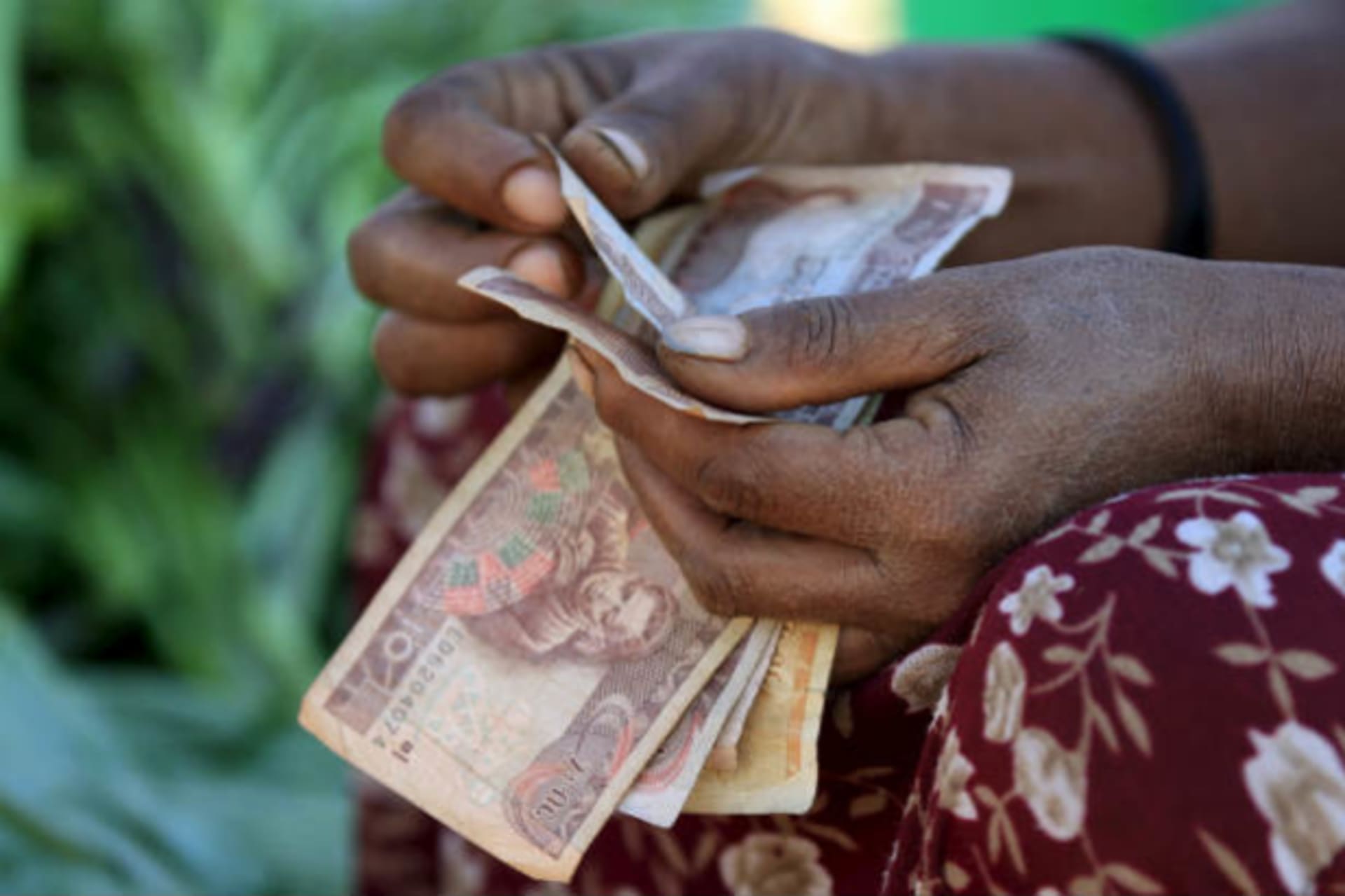 <p>Ethiopia-Africa-woman-women-money-notes-market</p>