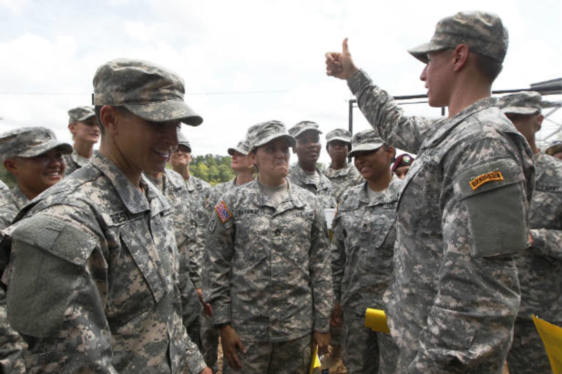 <p>WOmen military army ranger school combat</p>
