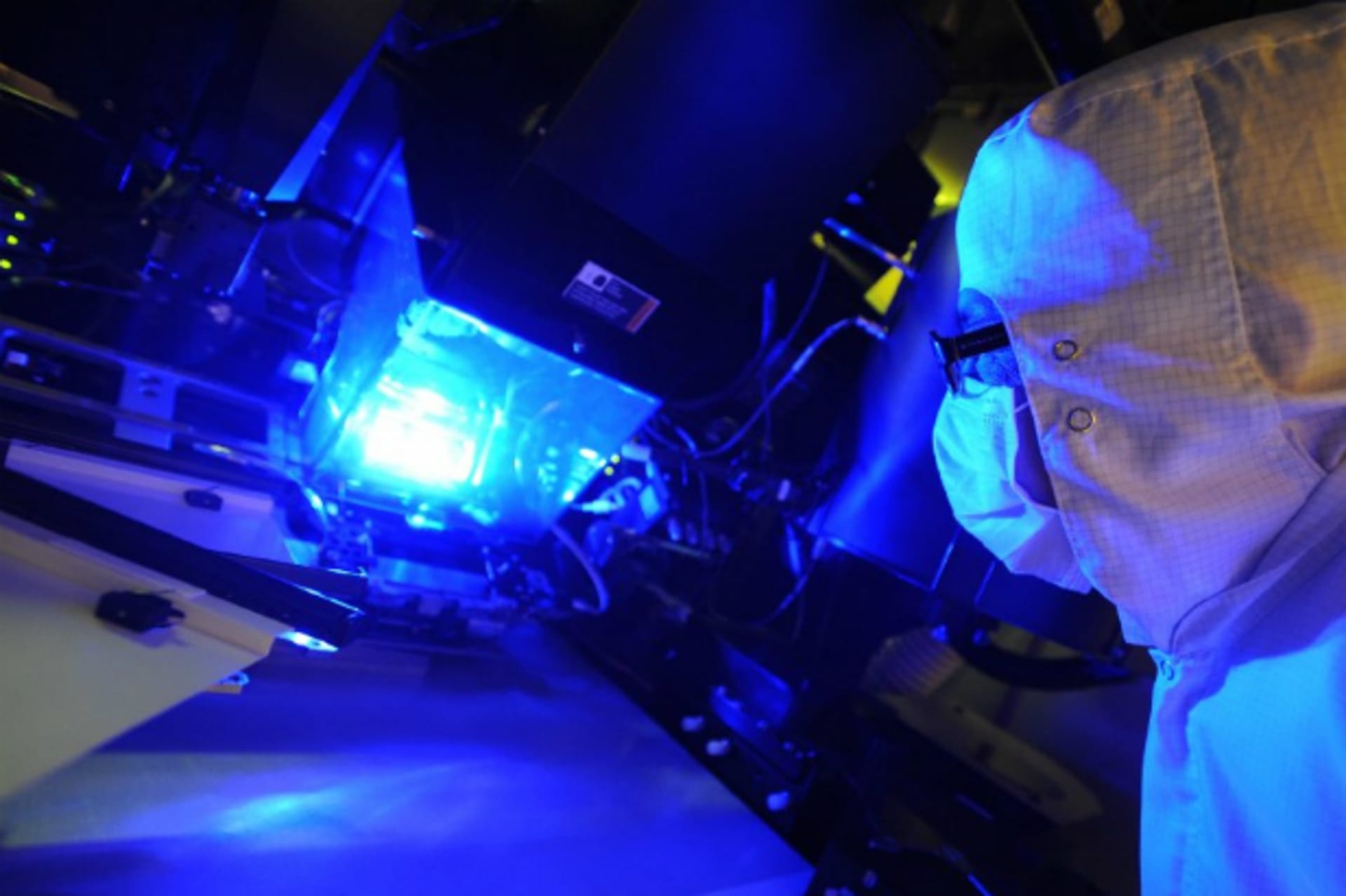 <p>An operator inspects equipment used to fabricate the most efficient solar cells in the world, jointly developed by SolarJunction and the National Renewable Energy Laboratory (Daniel Derkacs/SolarJunction).</p>
