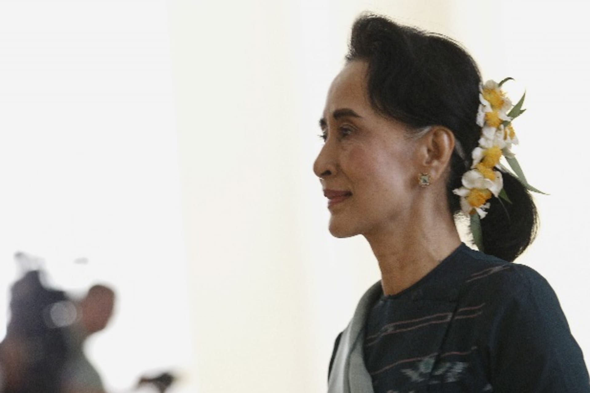 <p>National League for Democracy (NLD) party leader Aung San Suu Kyi arrives at Union Parliament in Naypyitaw, Myanmar March 15, 2016. REUTERS/Soe Zeya Tun</p>
