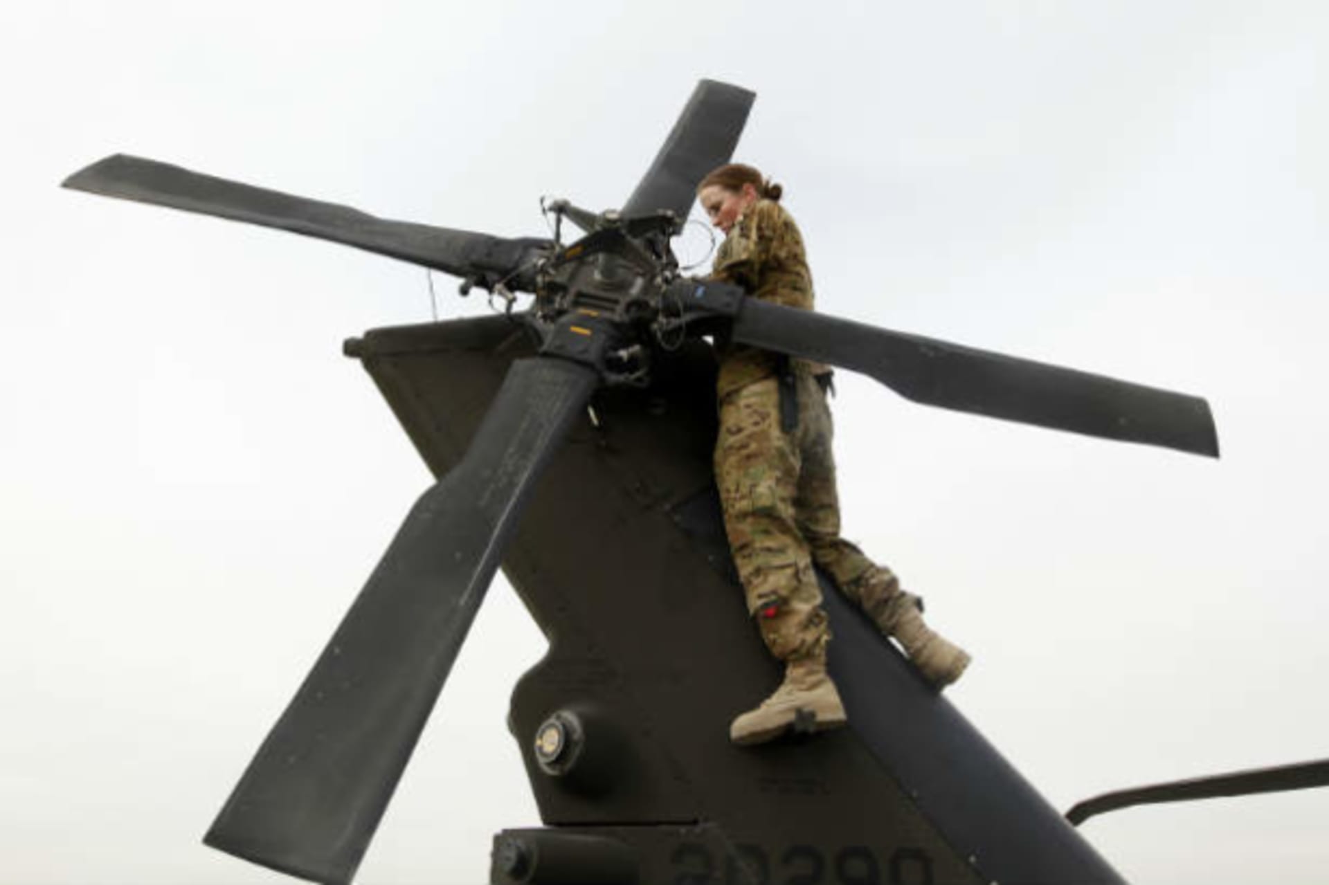 Woman-US-military-Afghanistan