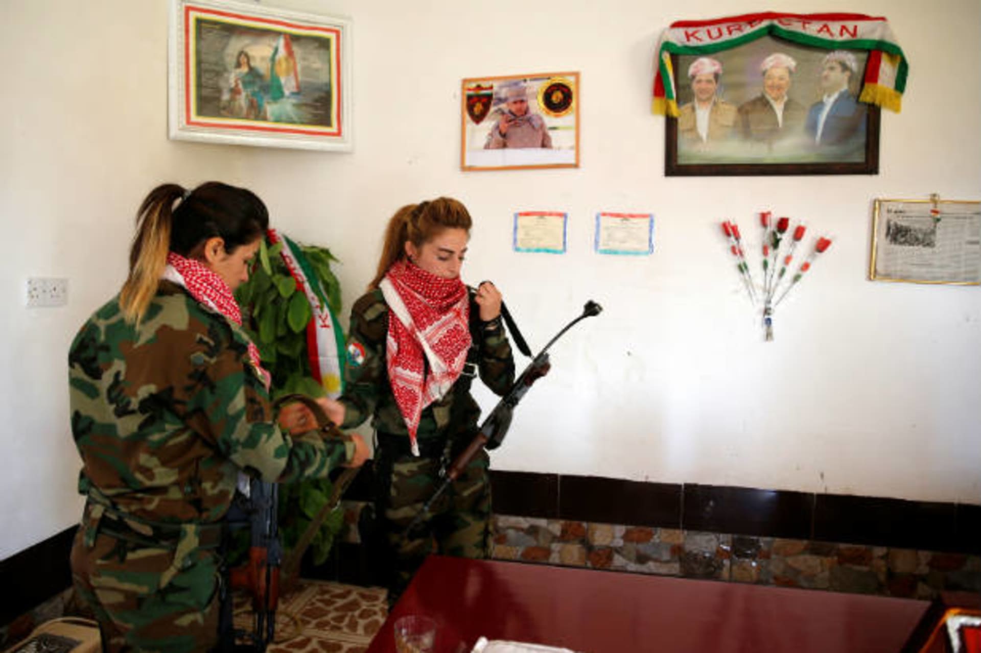 <p>Women Iraq Peshmerga</p>
