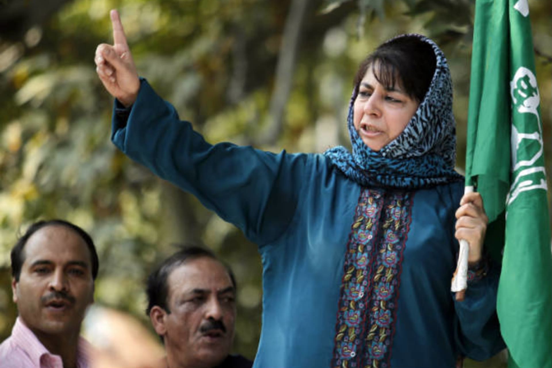 <p>Mufti Kashmir India Pakistan</p>
