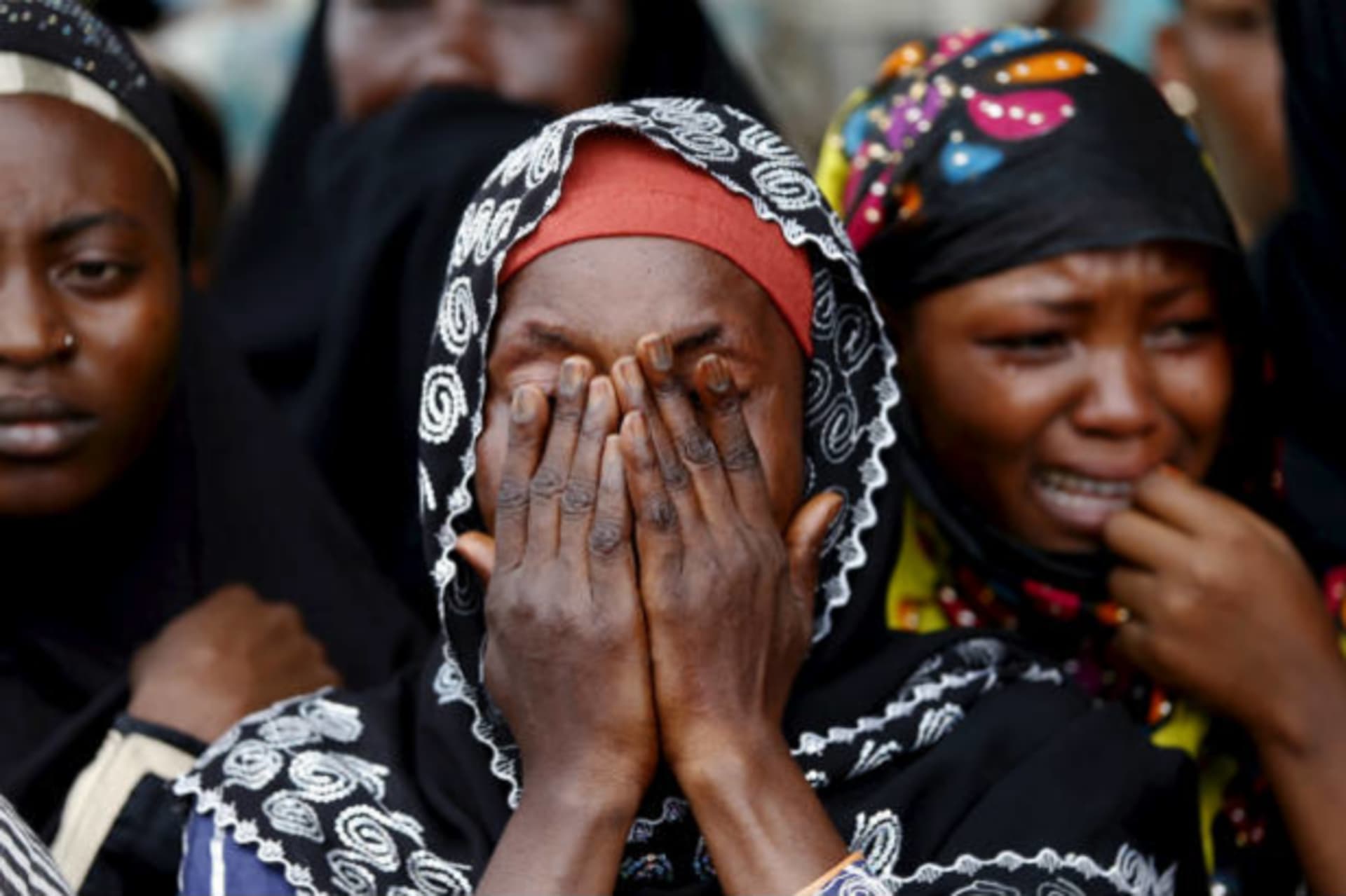 <p>Women-cry-funeral-burundi-violence-conflict</p>