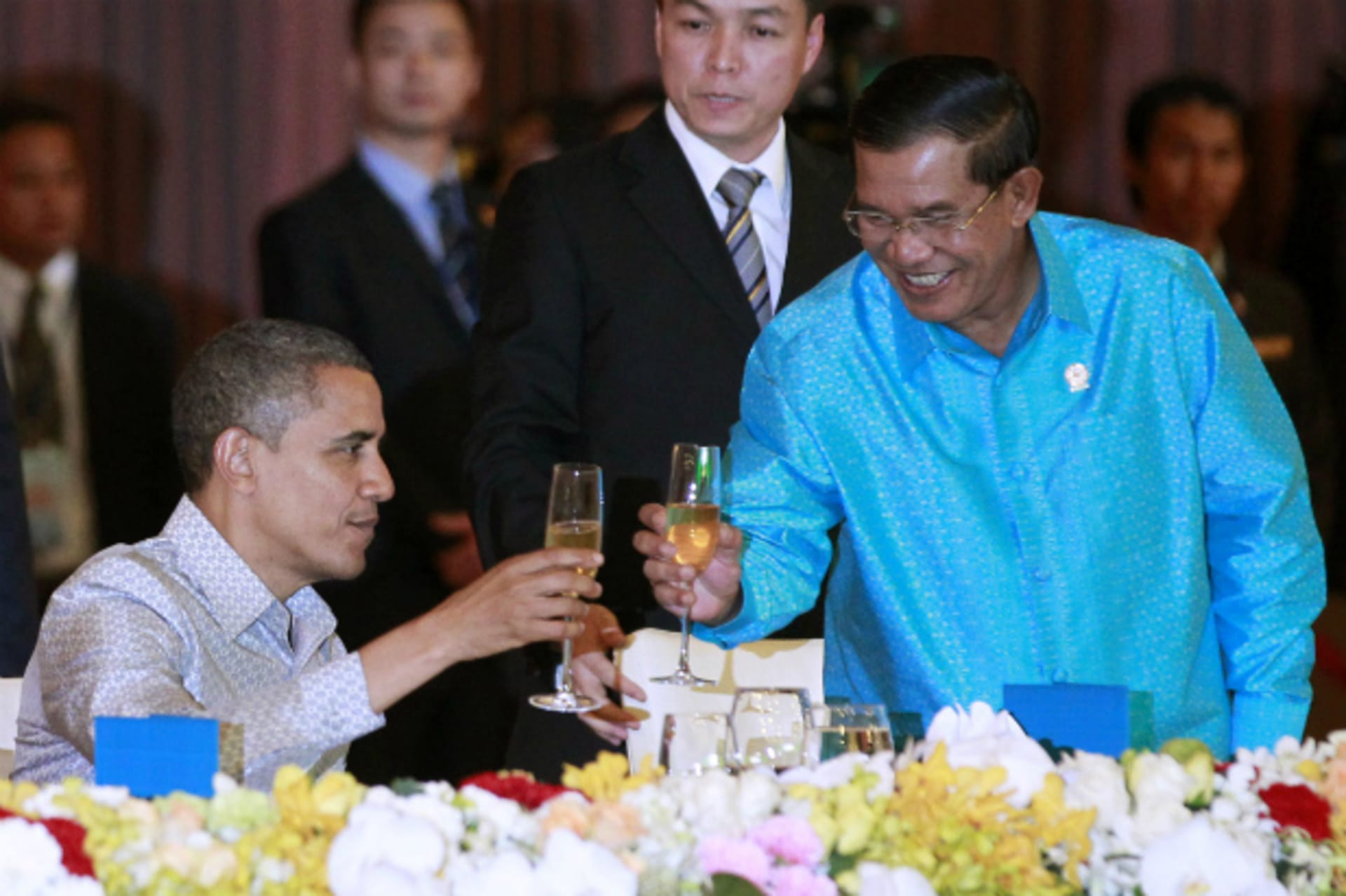 <p>U.S. President Barack Obama toasts with Cambodia’s Prime Minister Hun Sen as they participate in an East Asia Summit dinner in Phnom Penh on November 19, 2012. (Jason Reed/Courtesy Reuters)</p>
