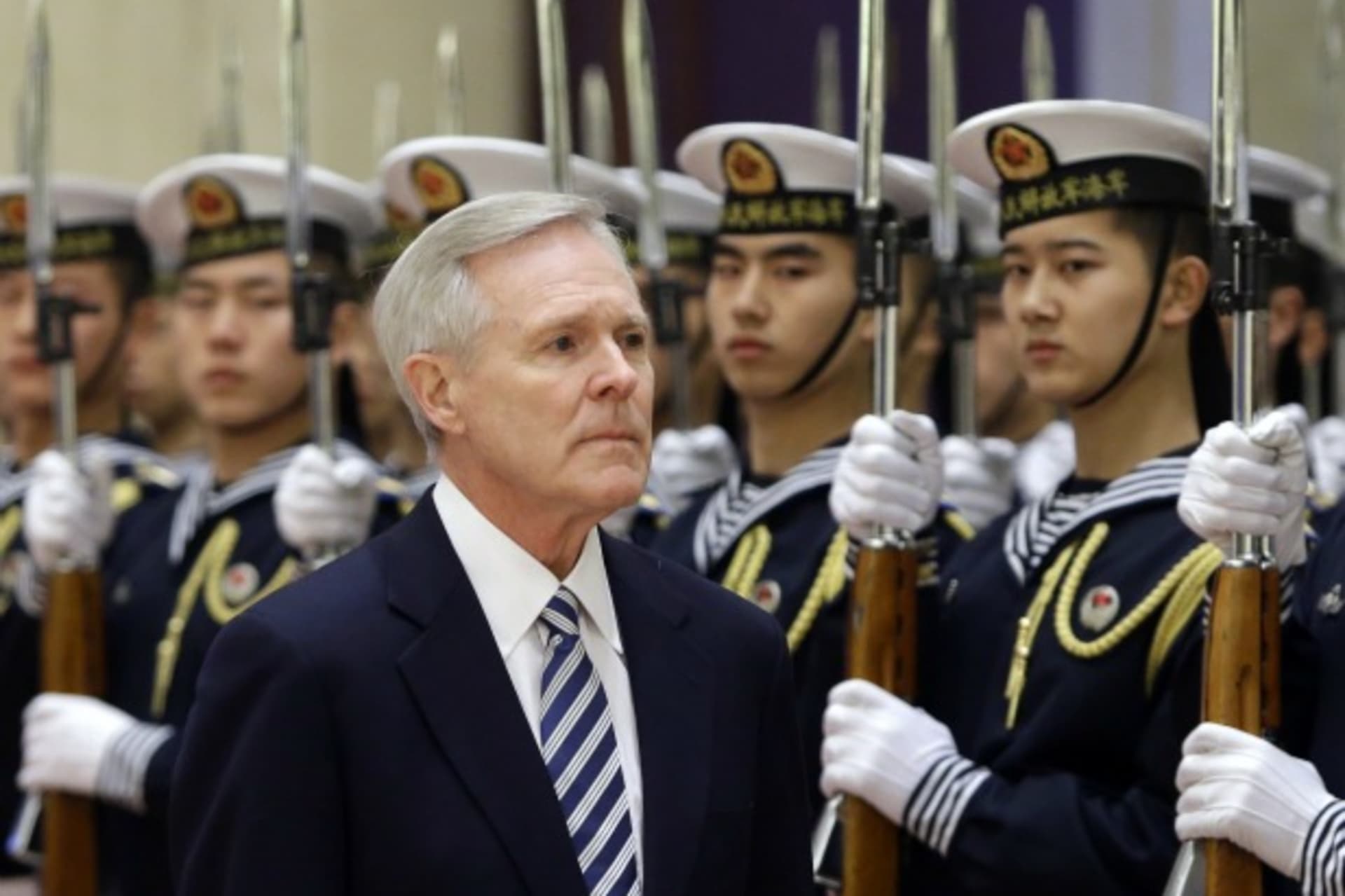 <p>U.S. Secretary of Navy Ray Mabus inspects a guard of honour during a welcoming ceremony at the Chinese PLA Navy Headquarters in Beijing on November 27, 2012.</p>
