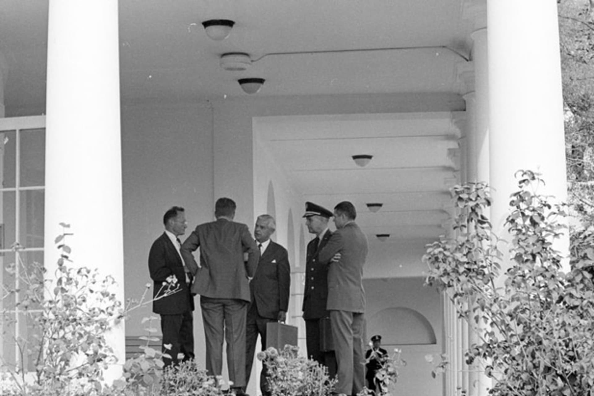 <p>Members of the ExCom outside the Oval Office during the Cuban Missile Crisis. From left to right: Special Assistant to the Pre…fense Robert S. McNamara. (Cecil Stoughton. White House Photographs. John F. Kennedy Presidential Library and Museum, Boston).</p>
