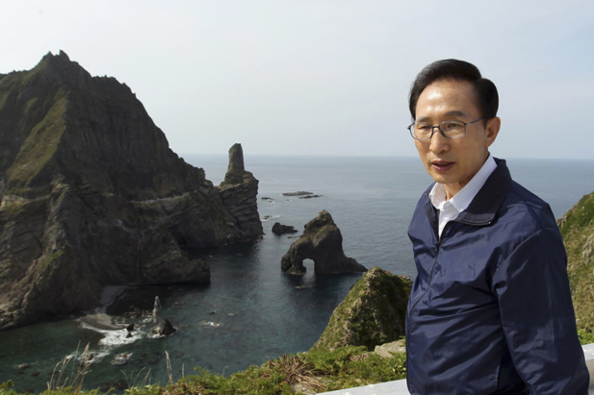 <p>South Korean president Lee Myung-bak visits a set of remote islands called Dokdo in Korean and Takeshima in Japanese</p>
