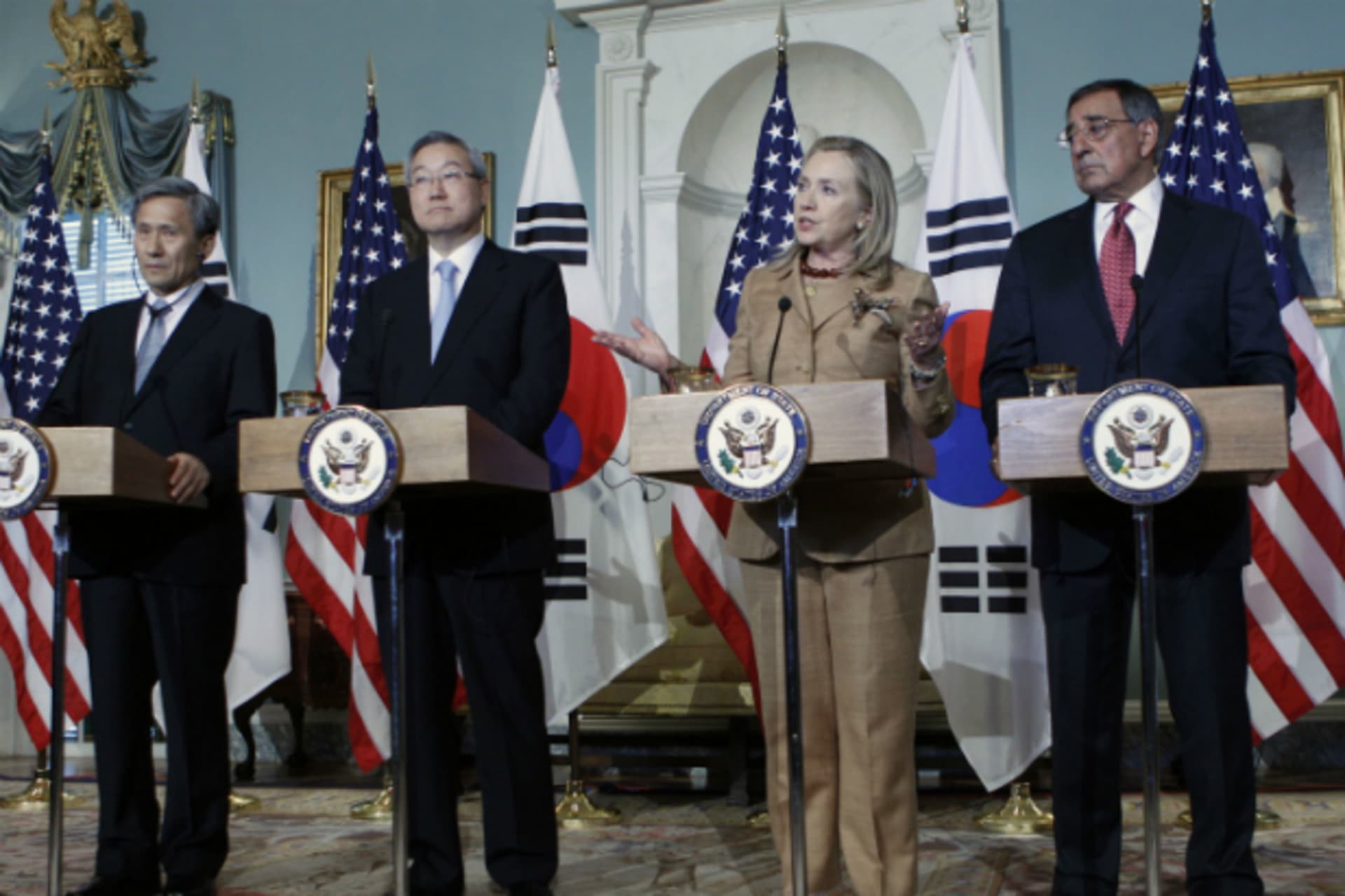 Secretary of State Clinton speaks during U.S.-Korea ministerial dialogue meetings with Defense Secretary Panetta, South Korea's Minister of Foreign Affairs and Trade Kim, and South Korea's Minister of National Defense Kim in Washington. (Jose L
