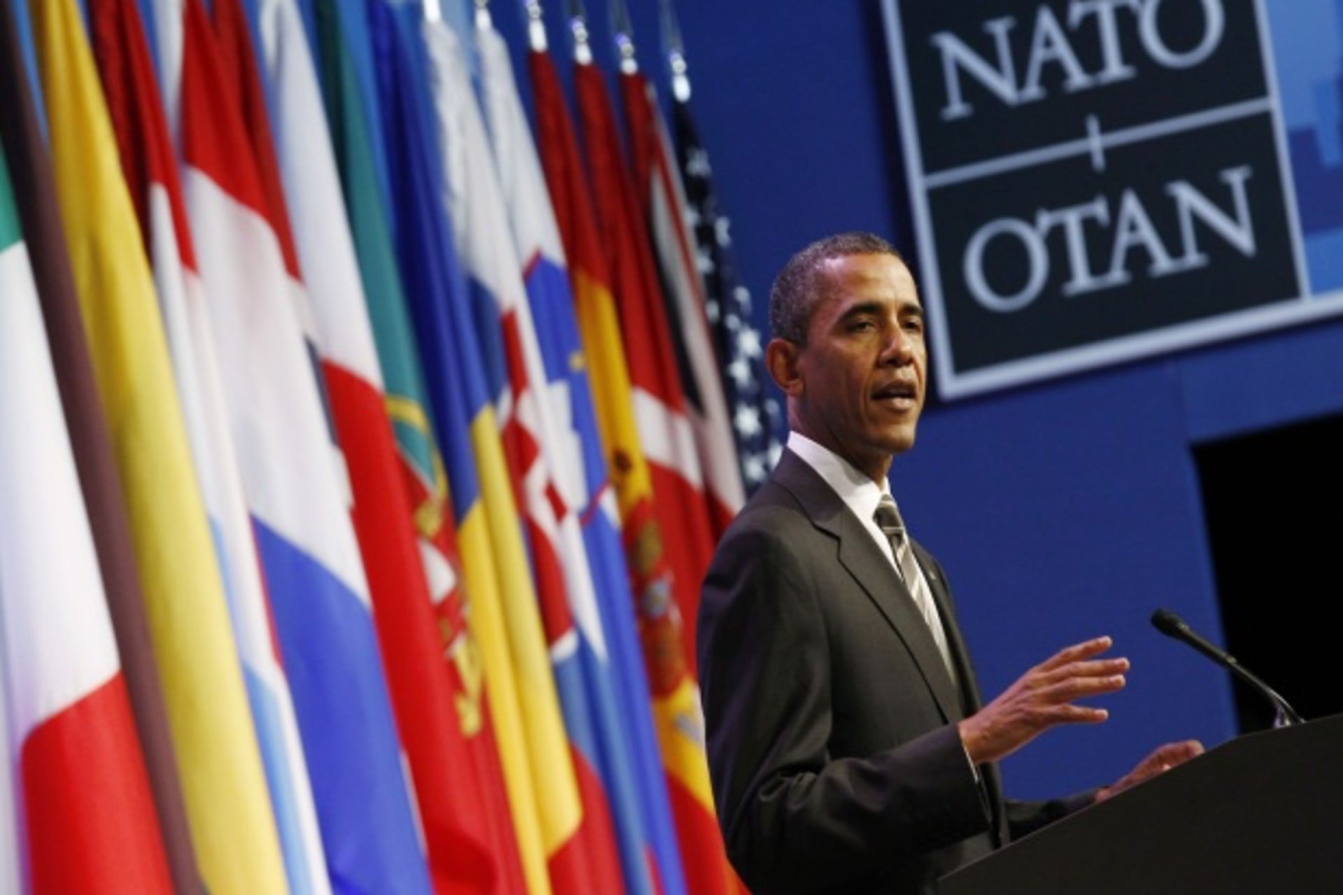 <p>U.S. President Barack Obama holds a news conference on the second day of the NATO Summit in Chicago (Jim Young/Courtesy Reuters).</p>
