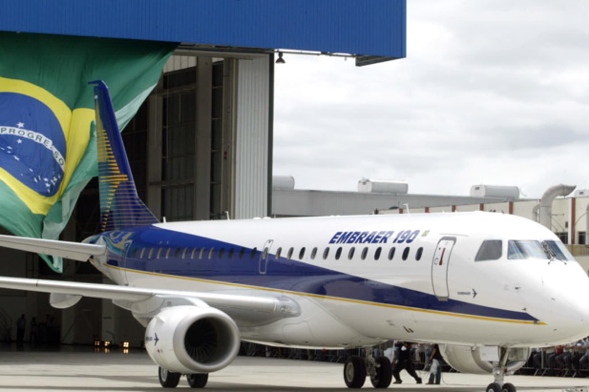 BRAZILIAN EMBRAER PRESENTS ITS NEW EMBRAER 190 JET.