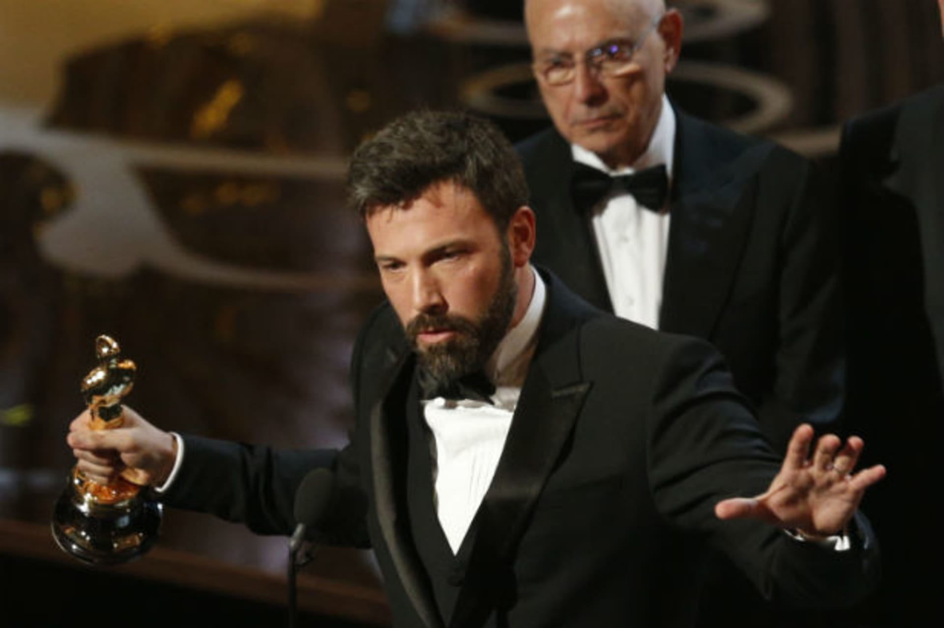 Director and producer Ben Affleck accepts the Oscar for best picture for "Argo" at the 85th Academy Awards in Hollywood, California, February 24, 2013.
