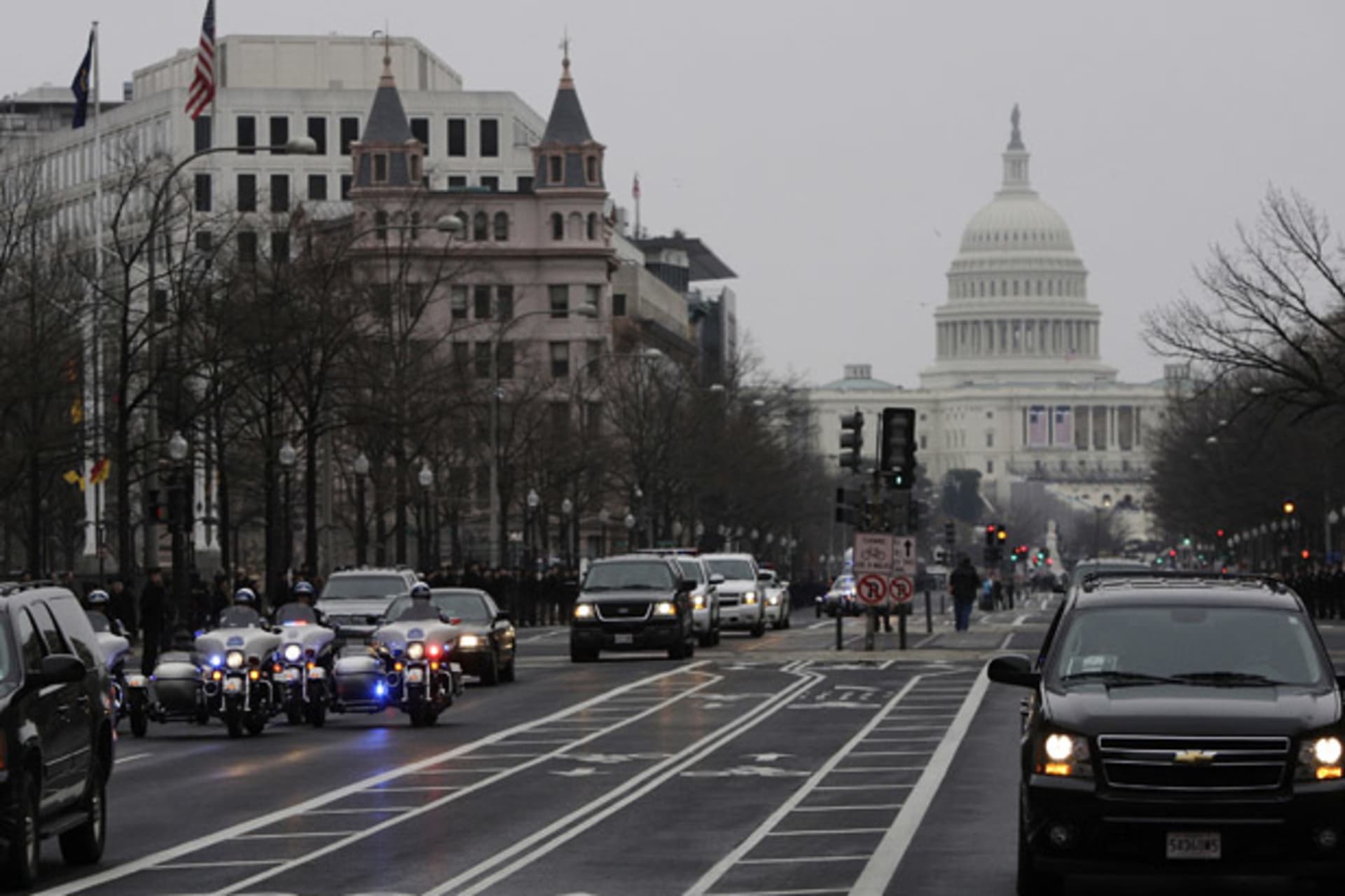 <p>A convoy of vehicles stages a parade rehearsal for Monday’s inauguration ceremonies to mark the start of President Barack Obama’s second term (Jonathan Ernst/Courtesy Reuters).</p>
