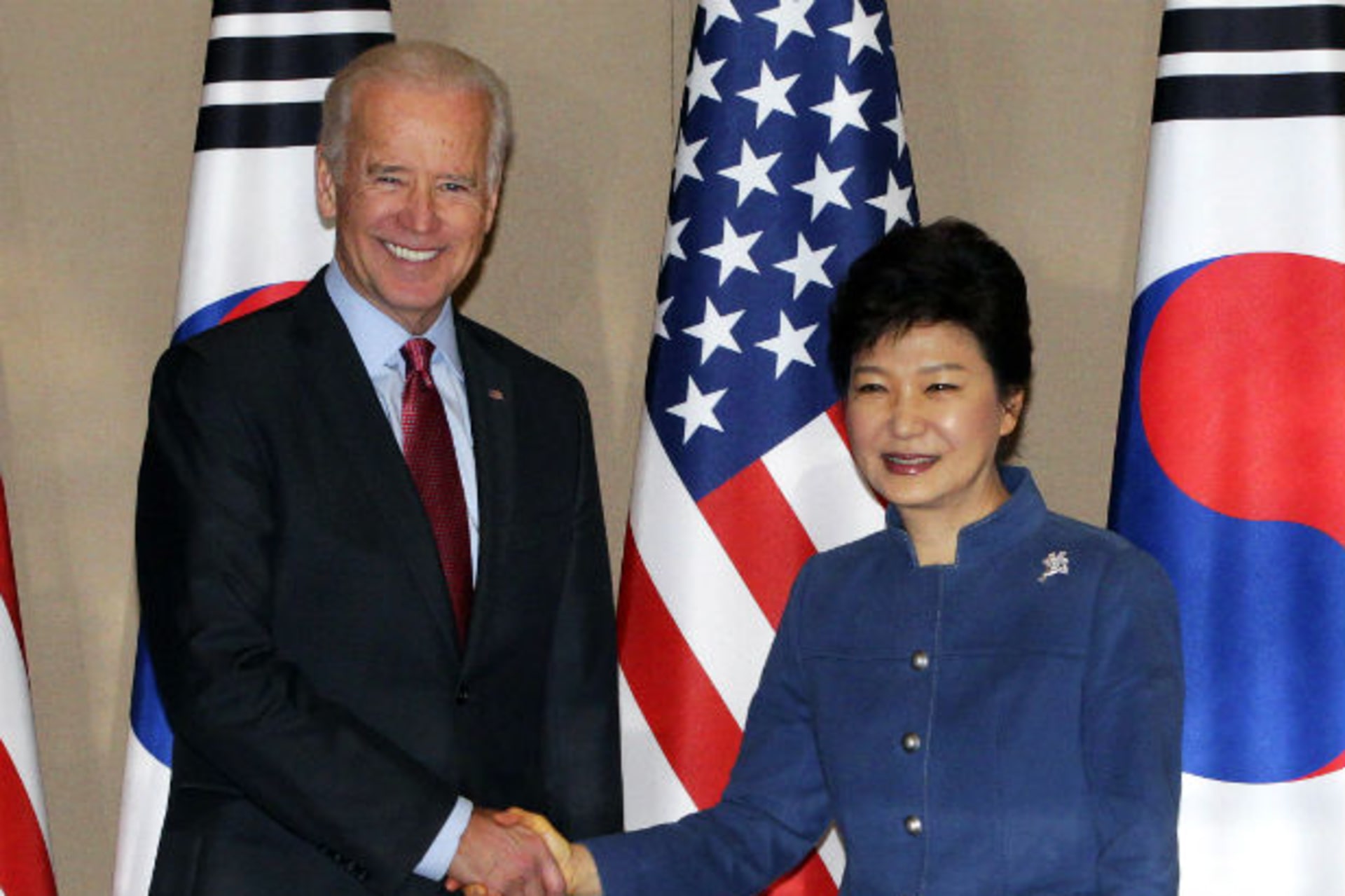 <p>biden-and-park-in-seoul</p>
