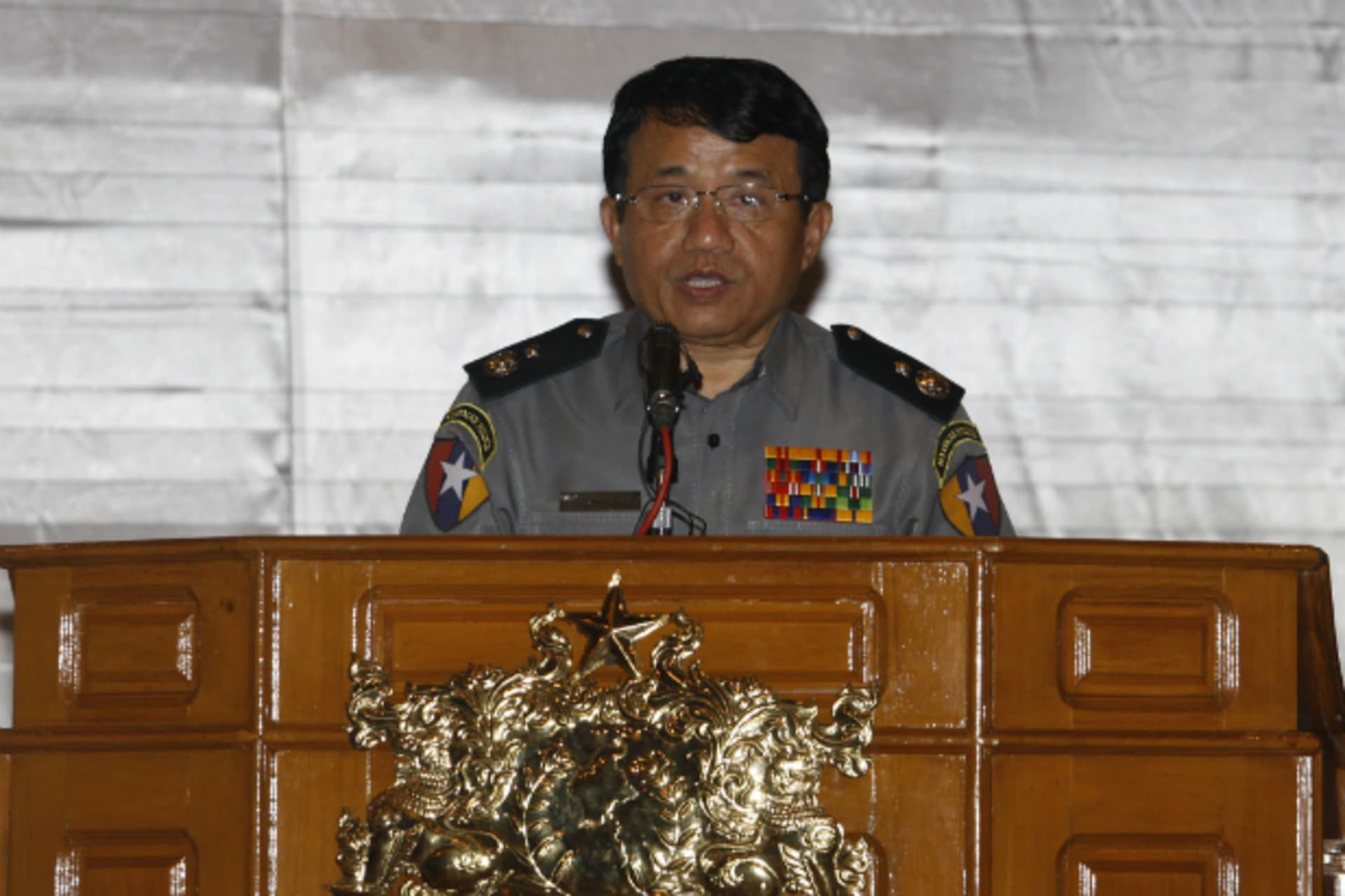 <p>Myanmar’s Police Chief Zaw Win speaks at a news conference about the recent bomb blasts around the country, at the Yangon Division government office in Yangon on October 18, 2013. (Soe Zeya Tun/Courtesy Reuters)</p>
