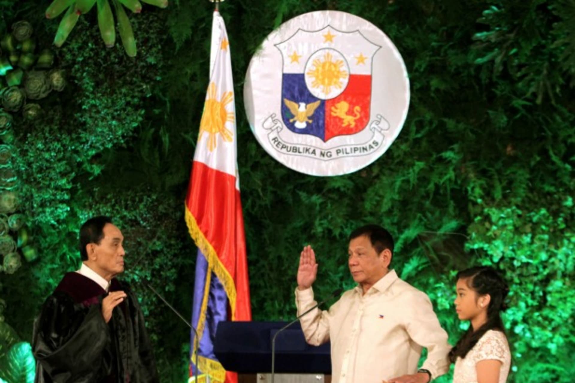 <p>rodrigo-duterte-inaugeration</p>
