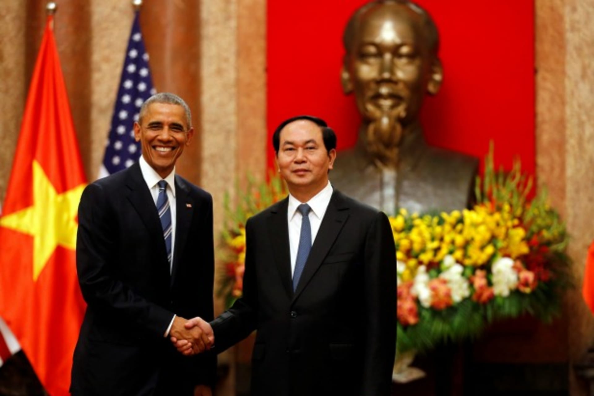 <p>Obama-Vietnam-trip</p>