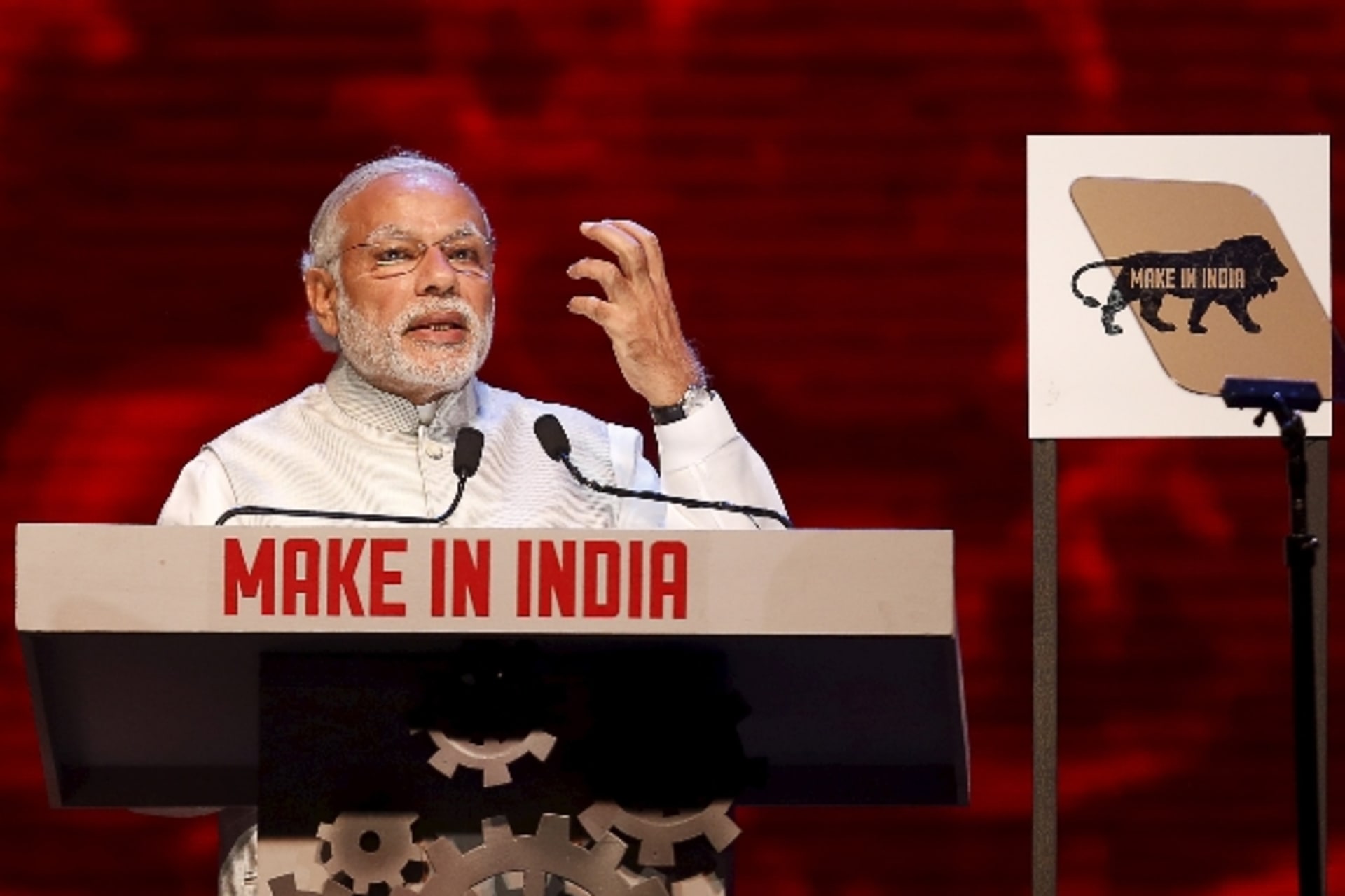 <p>Modi-Make-in-India</p>
