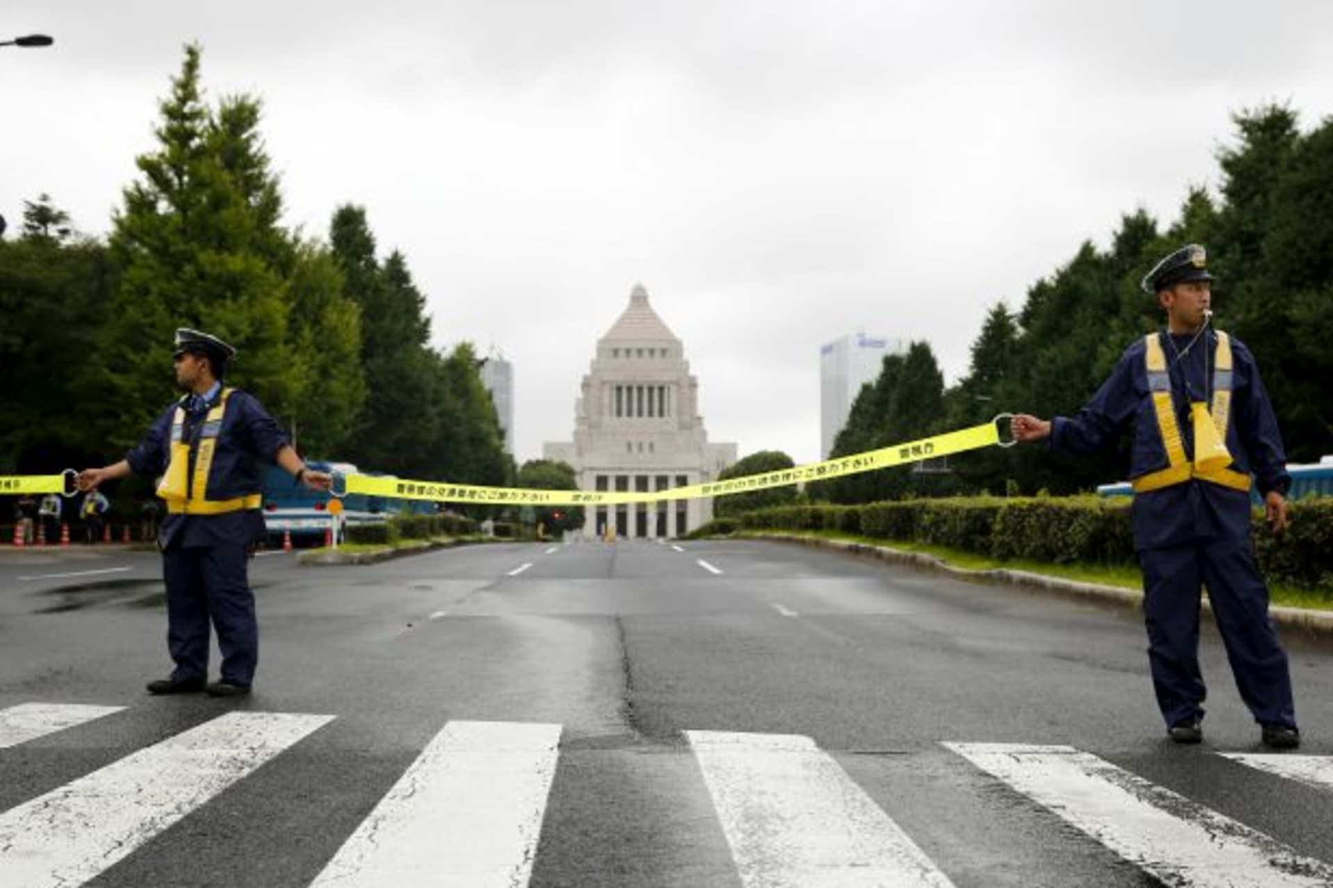 Japan_Parliament_20150716_617_462