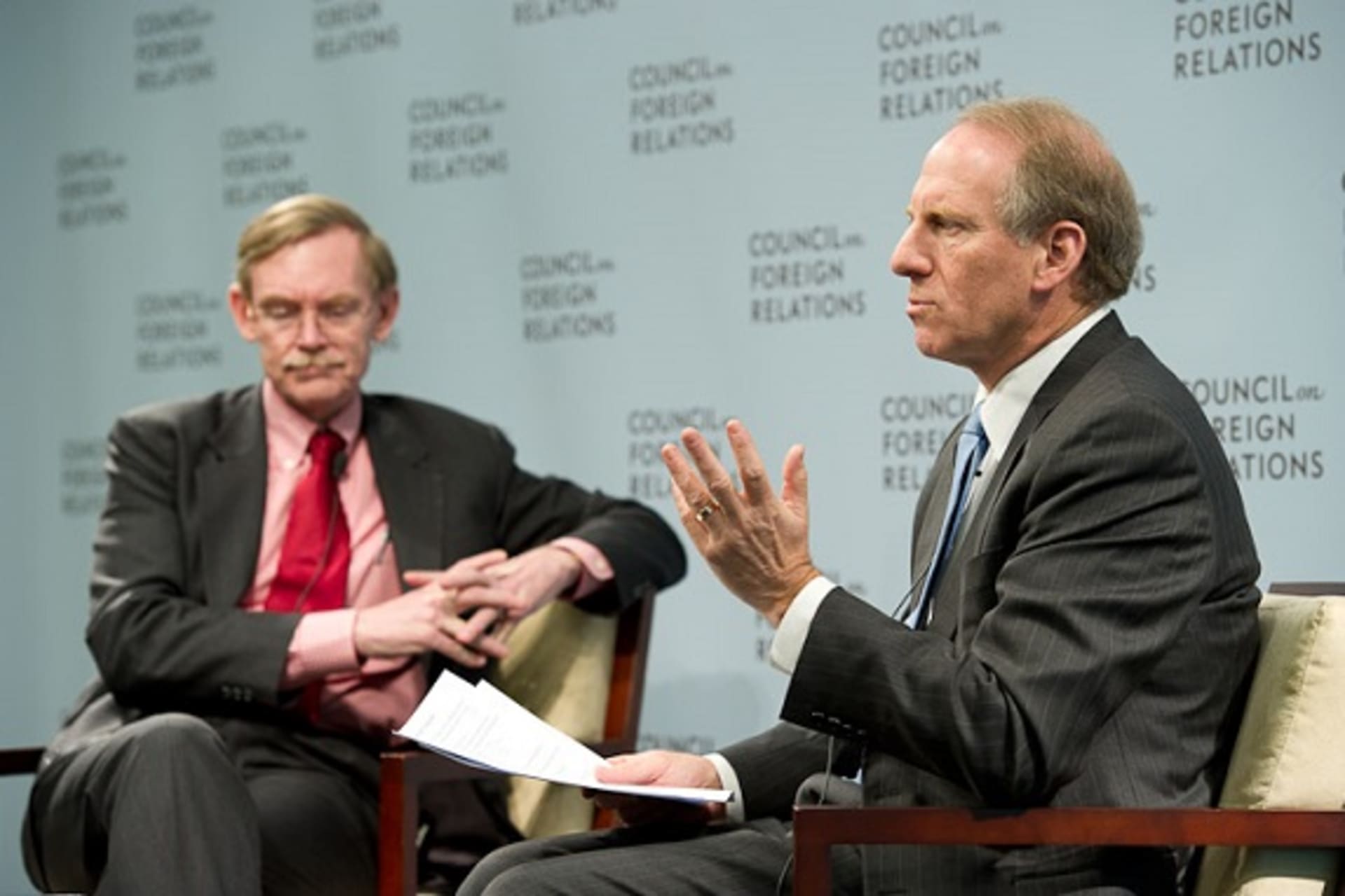 <p>Robert Zoellick (president of the World Bank Group) and Richard Haass (president of CFR) participate during the Council of Councils Inaugural Conference (Kaveh Sardari).</p>