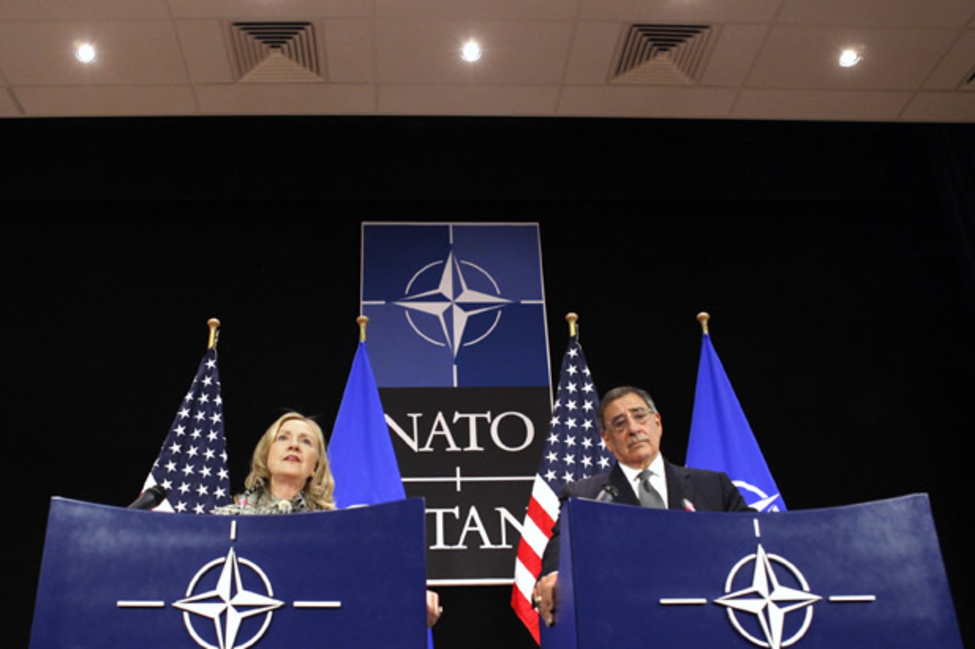 U.S. Secretary of State Clinton and U.S. Defense Secretary Panetta hold a news conference in Brussels