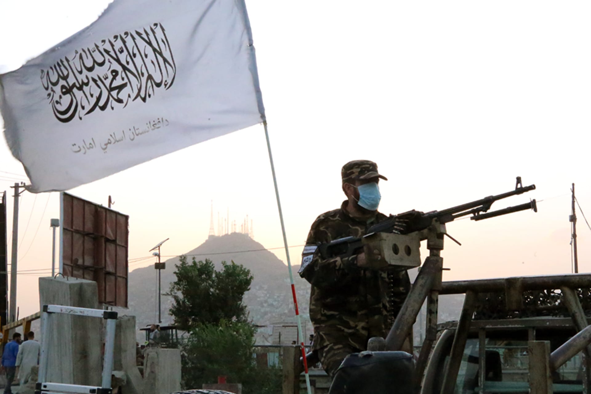 <p>The Taliban government takes security measures after an explosion on the Eidgah Mosque in Kabul, Afghanistan, on October 3, 2021.</p>
