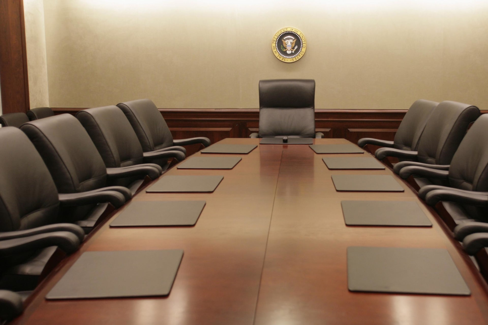 <p>The seal of the president of the United States is seen on the wall of one of the rooms of the newly renovated White House Situation Room complex in the basement of the West Wing of The White House on May 18, 2007.</p>
