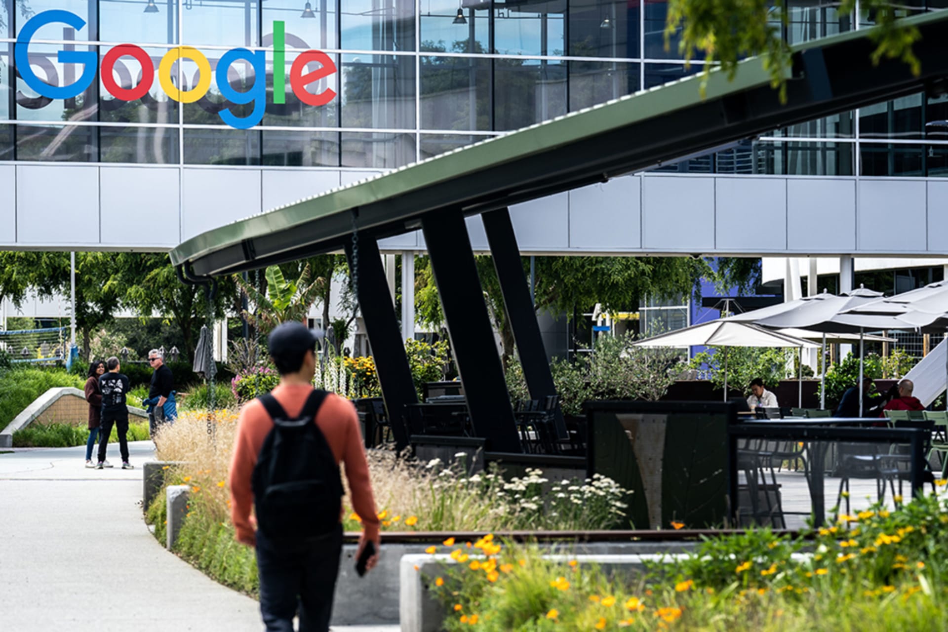 <p>Workers at the Google campus in Mountain View, California, May 10, 2023.</p>
