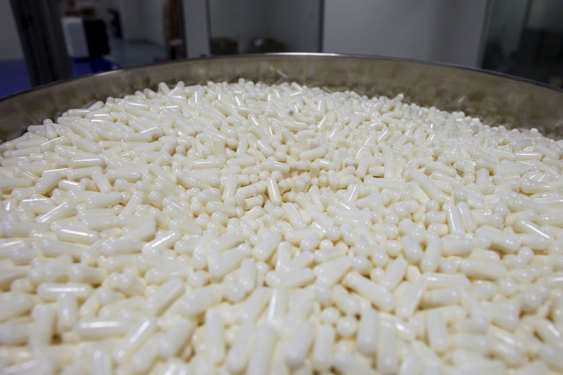 <p>Mildronate (Meldonium) medication capsules are pictured in the production plant of the Grindeks pharmaceutical company in Riga, Latvia, on November 23, 2010.</p>
