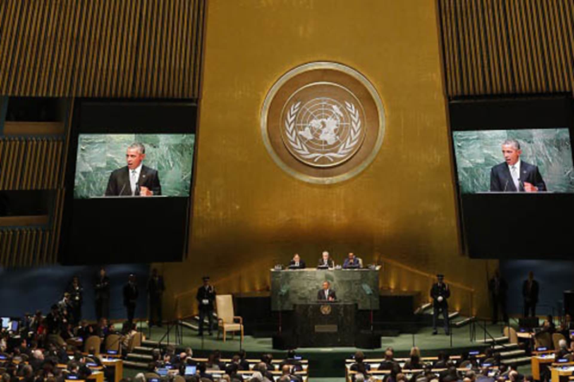 <p>U.S. President Barack Obama addresses attendees during the 70th session of the United Nations General Assembly at the U.N. Headquarters in New York on September 28, 2015.</p>
