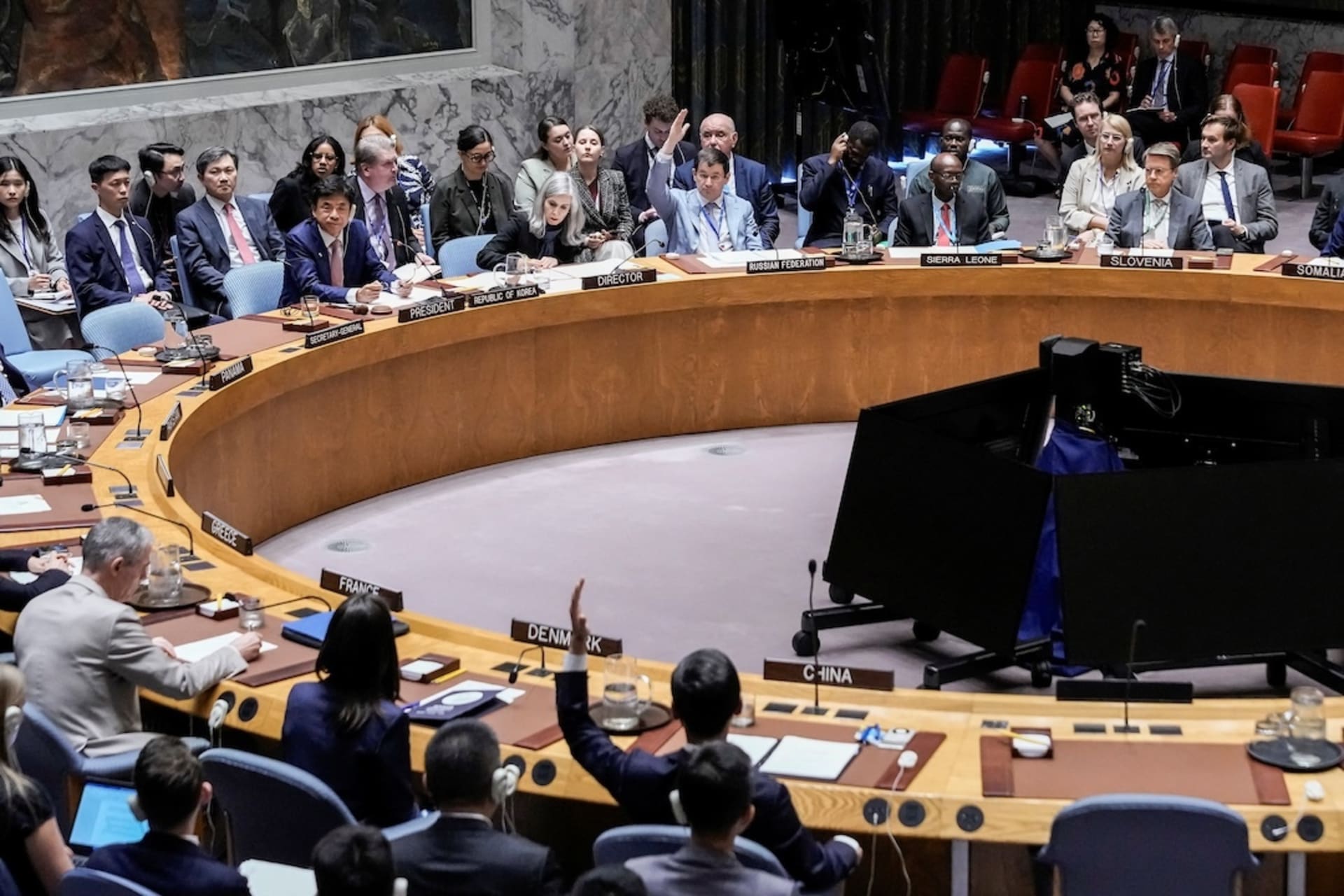 <p>Members of the United Nations Security Council vote on a resolution by Russia and China to delay by six months the reimposition of sanctions on Iran during the 80th U.N. General Assembly in New York City, September 26, 2025.</p>
