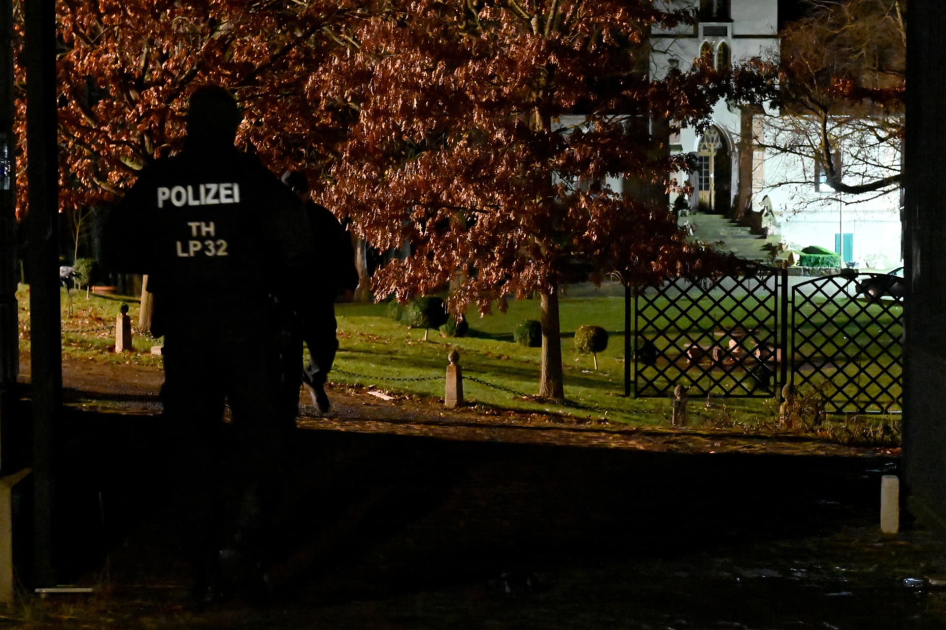 <p>Police searches hunting lodge Waidmannsheil after 25 suspected members of a German far-right group arrested in raids in Germany.</p>