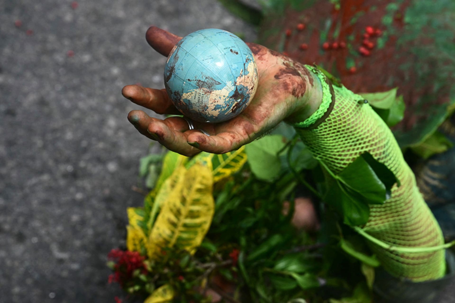 <p>A man performs during the “Indigenous People Global March” at the COP30 conference in Belém, Brazil, November 17, 2025.</p>
