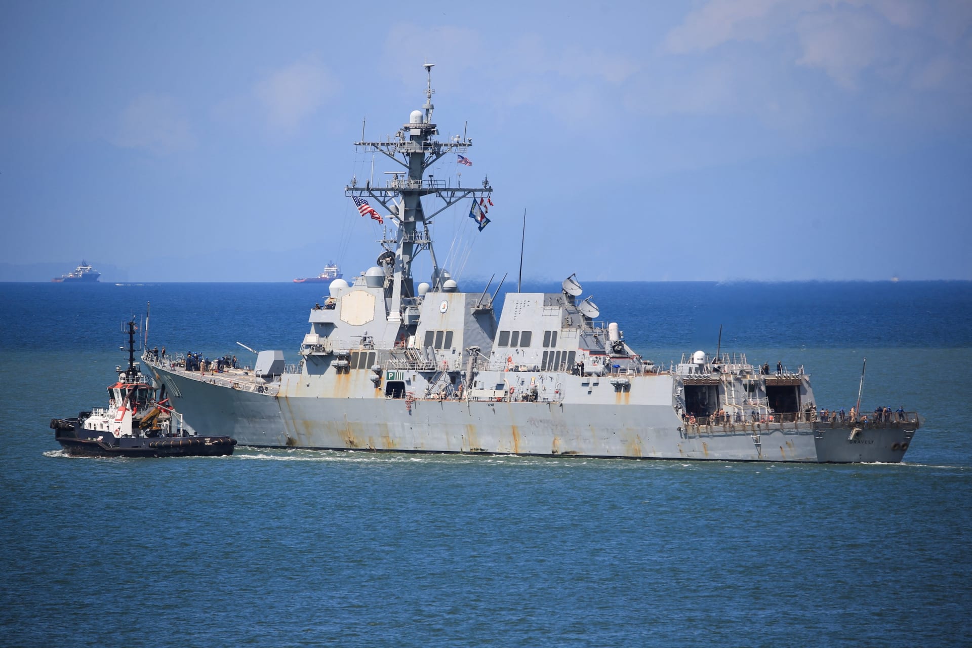 Photo of U.S. Navy destroyer off the coast of Trinidad and Tobago