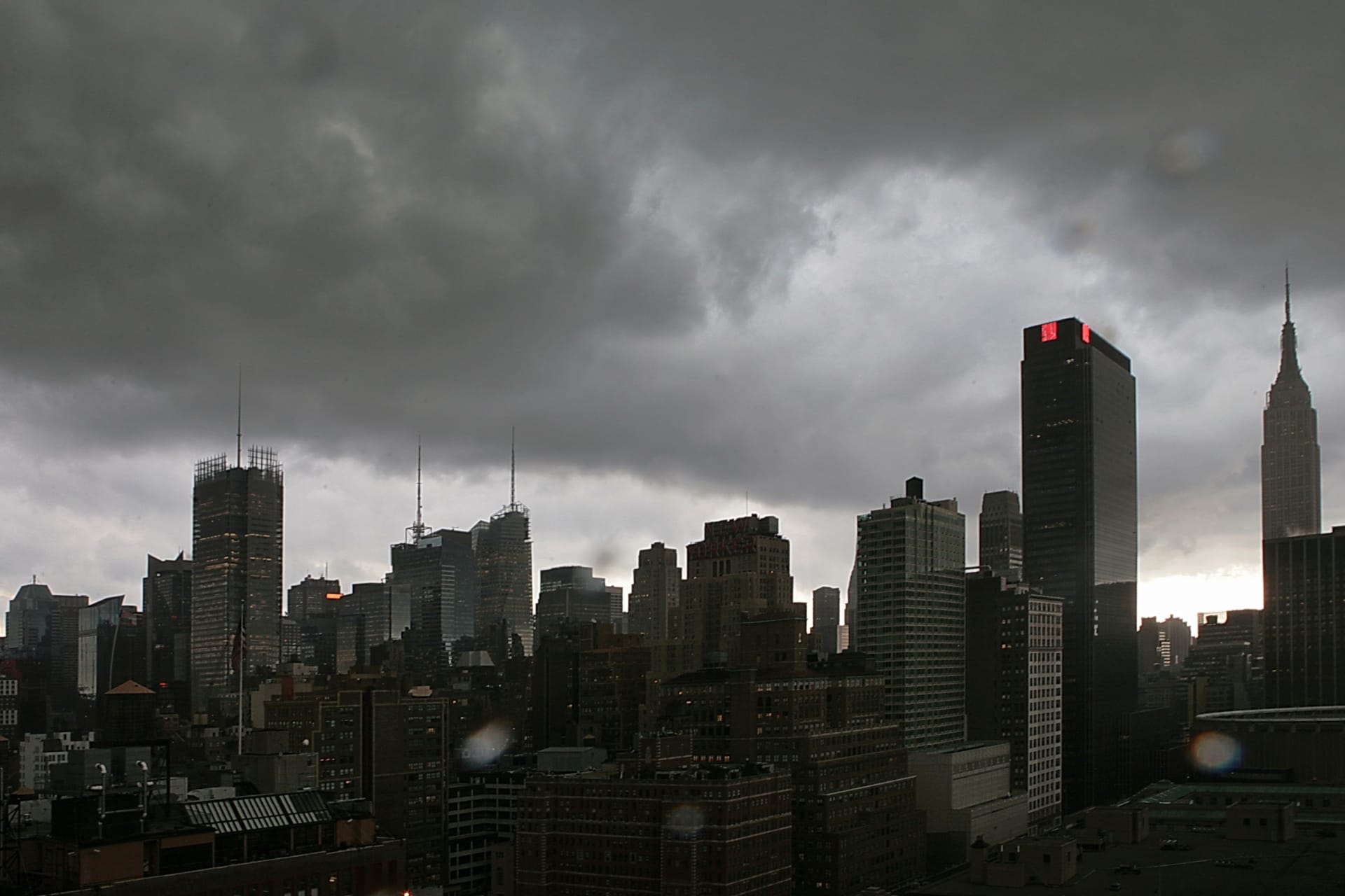 <p>Storm clouds form over New York on August 11, 2008.</p>
