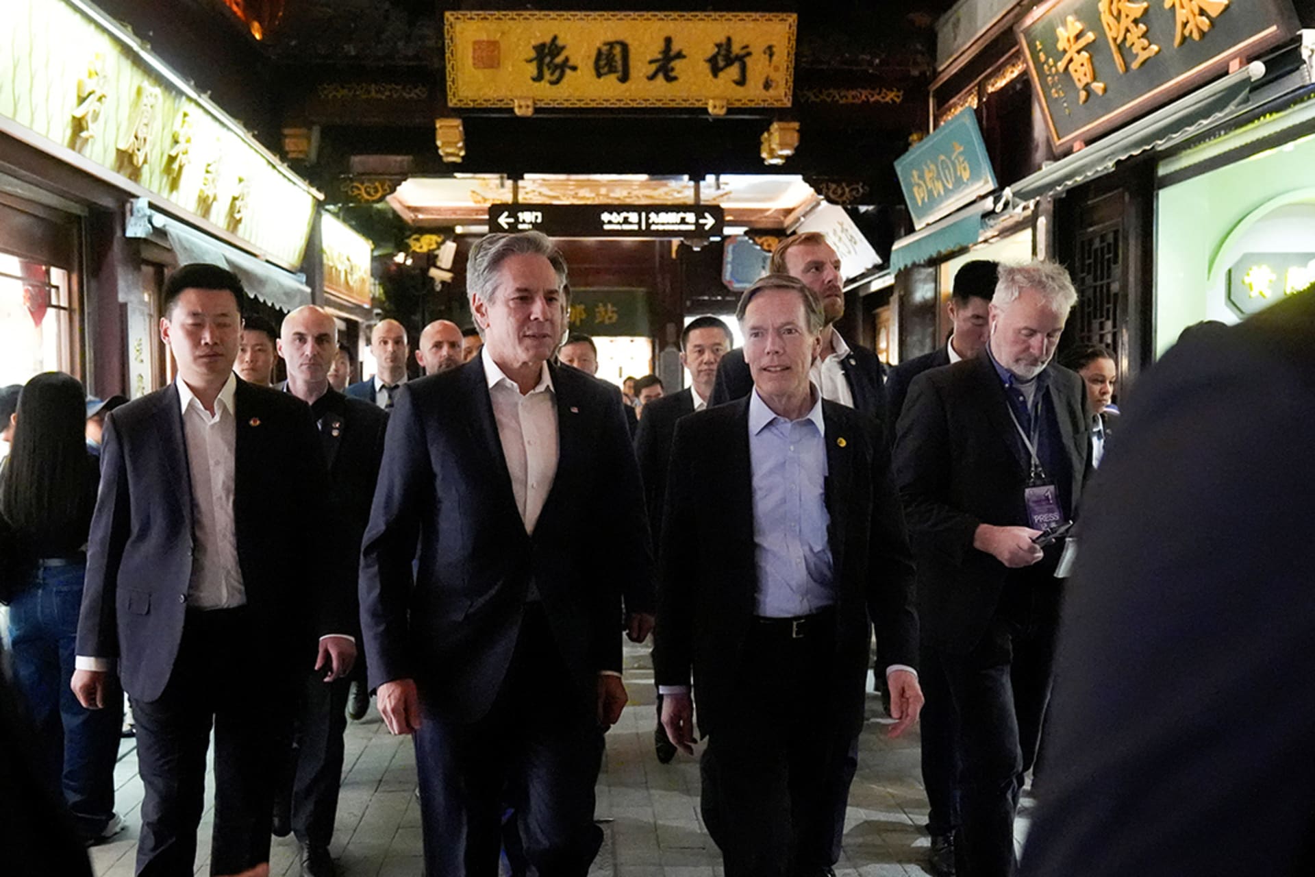 Blinken and U.S. Ambassador to China Nicholas Burns walk through the Yu Gardens in Shanghai on April 24, 2024. 
