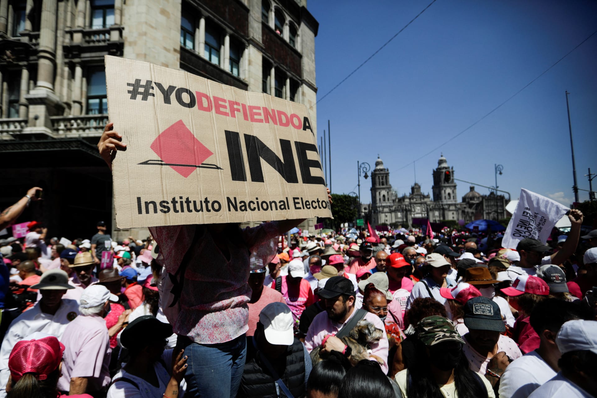 Mexico’s Democratic Backsliding, With Shannon K. O’Neil picture