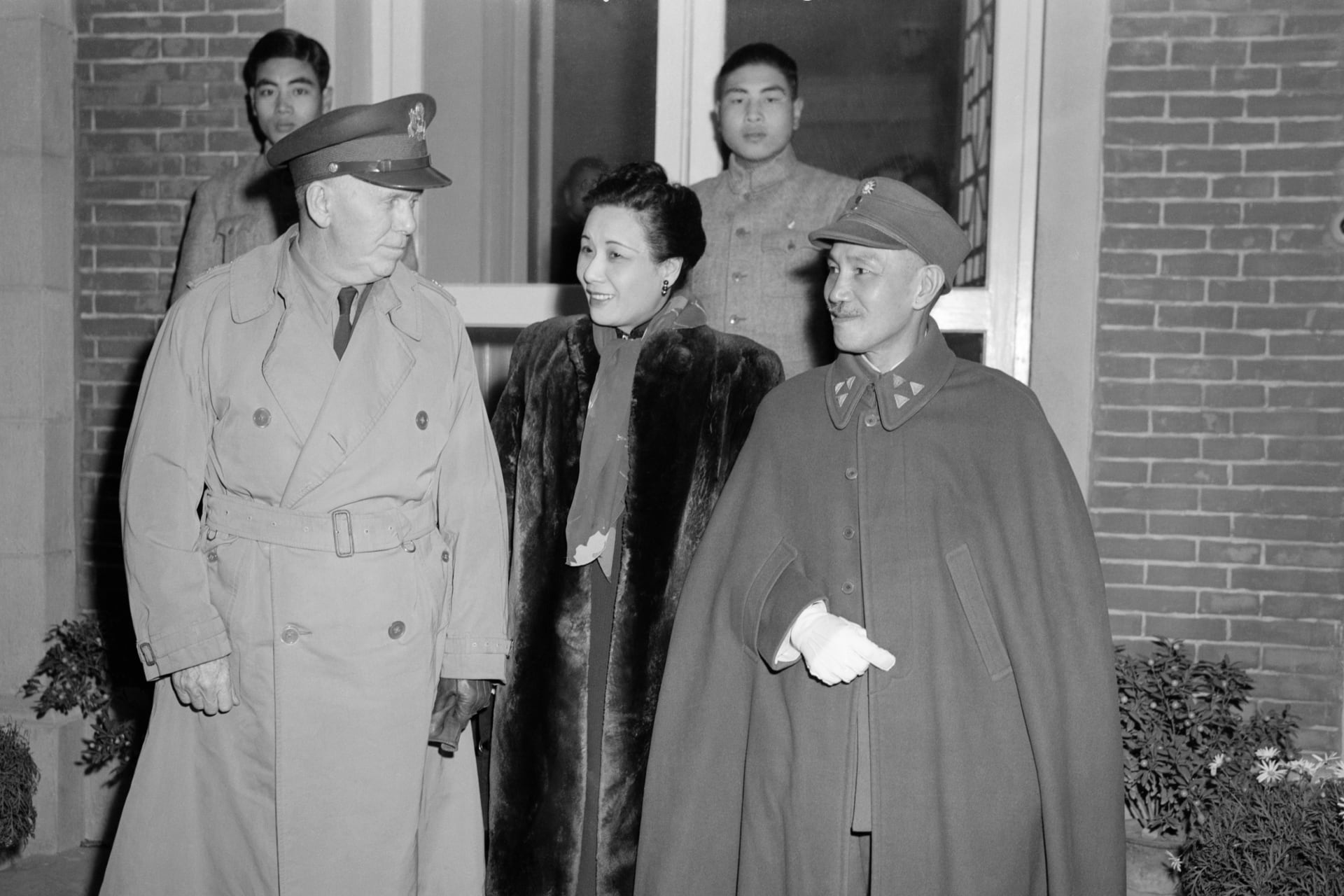 <p>General George C. Marshall meets with Generalissimo Chiang Kai-shek and his wife Soong in Nanking, China in 1943.</p>
