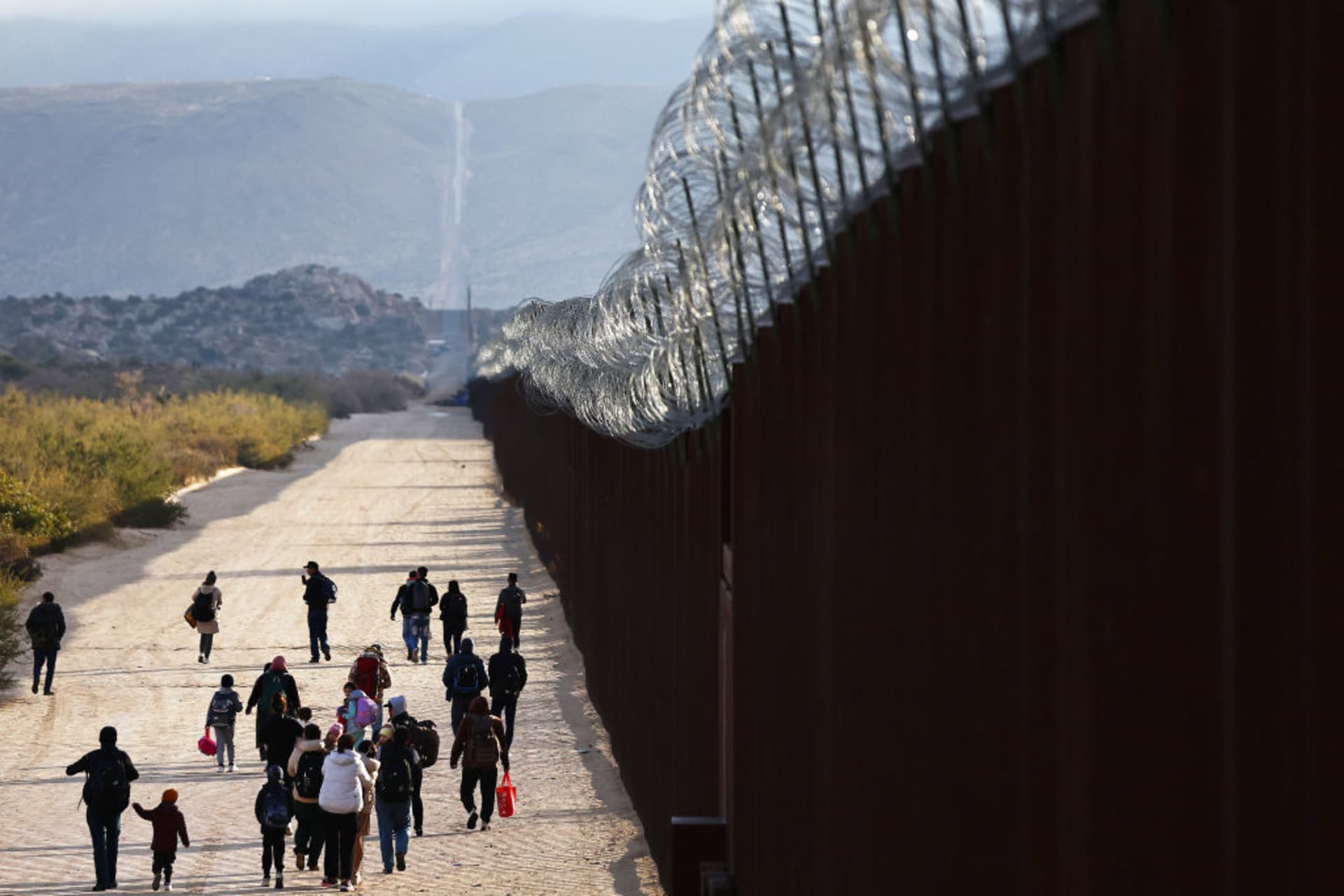 The Crisis at the U.S. Southern Border, With Dara Lind pic