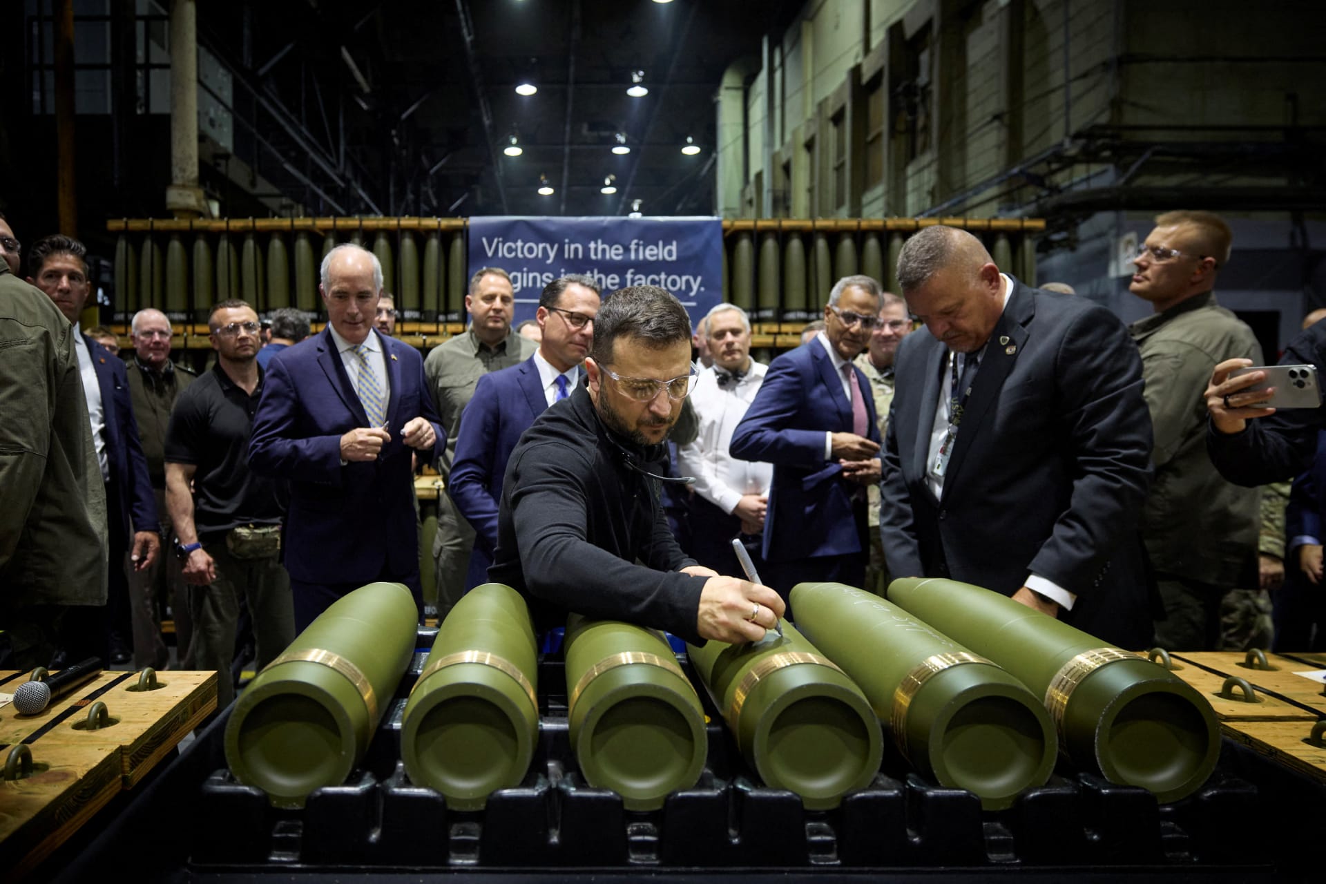 Zelenskyy’s Diplomatic Drive, Japan’s New Leader, U.S. and Canadian Tariffs on China’s EVs, and More pic