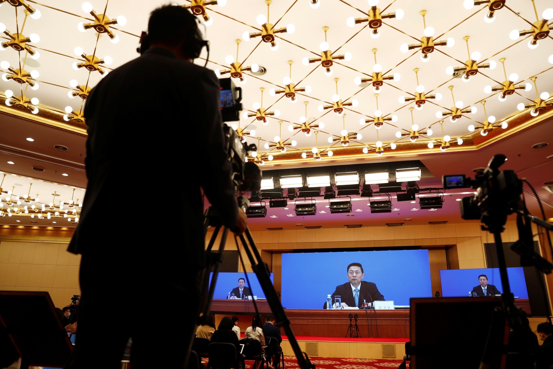 <p>Journalists attend a news conference held by Guo Weimin, spokesman for the National Committee of the Chinese People’s Political Consultative Conference in Beijing on May 20, 2020. </p>
