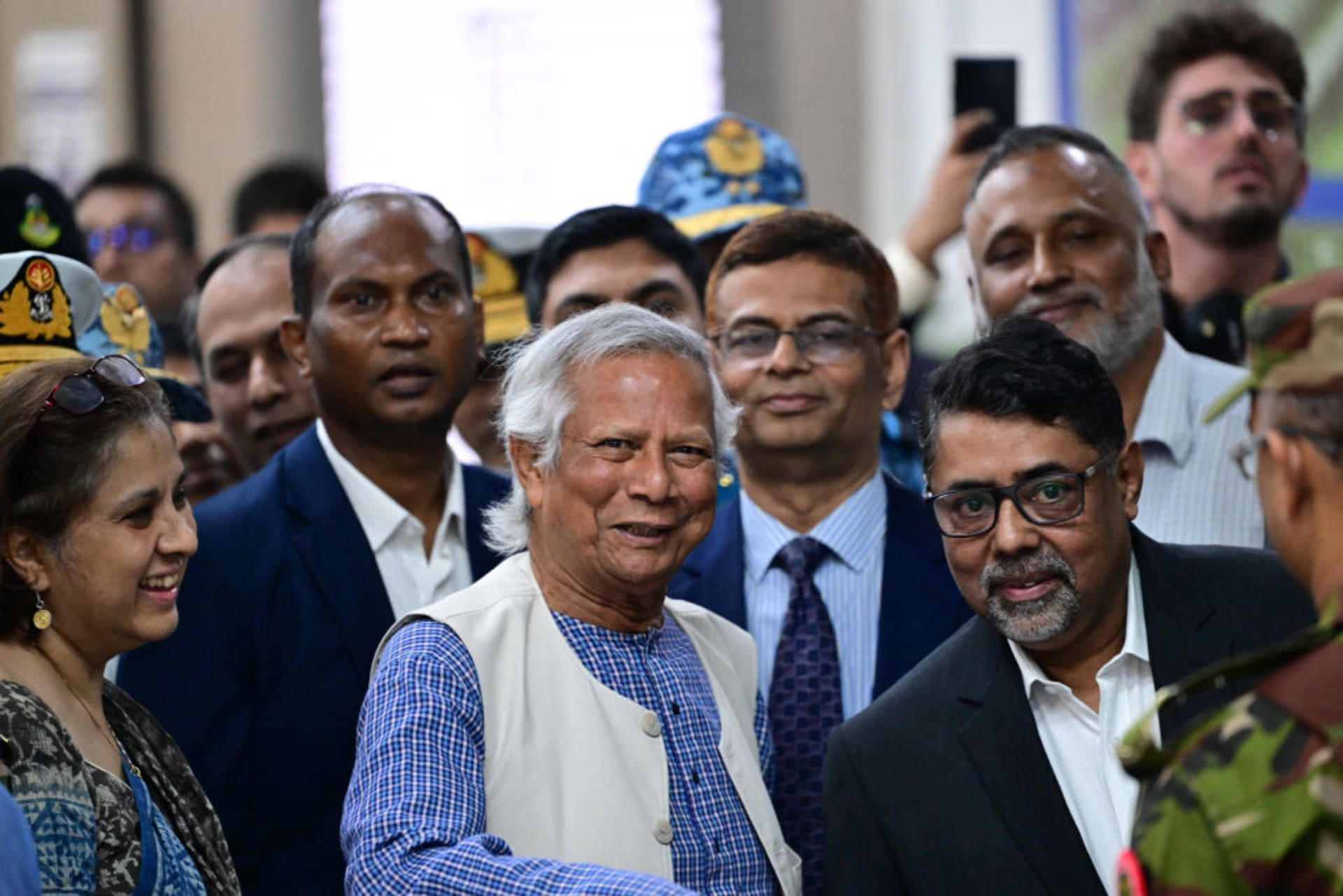 U.S. Presidential Campaign Picks Up, Iran Mulls Retaliation, Bangladesh’s New Government, and More pic