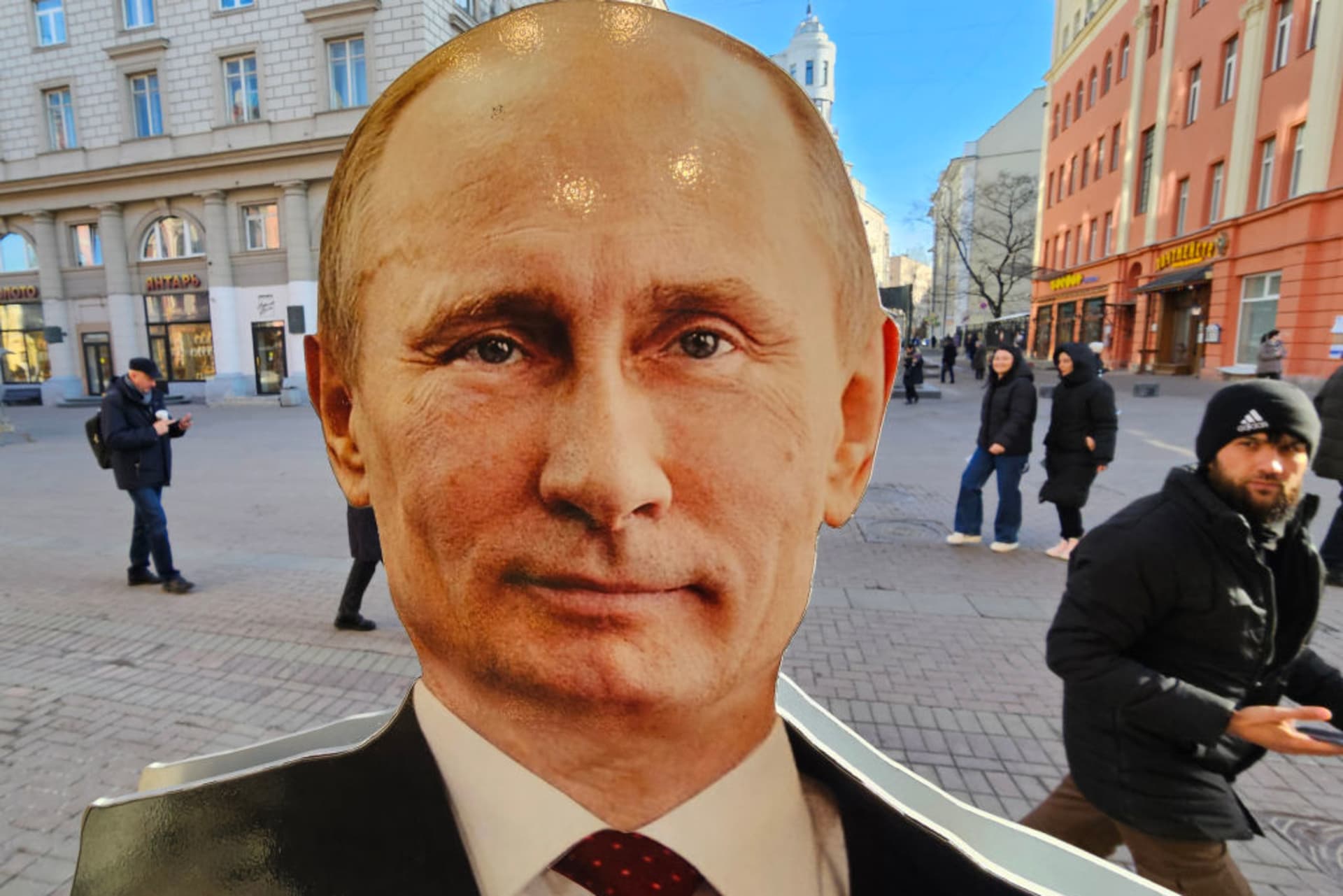 Russia’s Gloomy ‘Elections’, U.S. Budget Divisions, Elton John-Bernie Taupin Awarded, and More pic