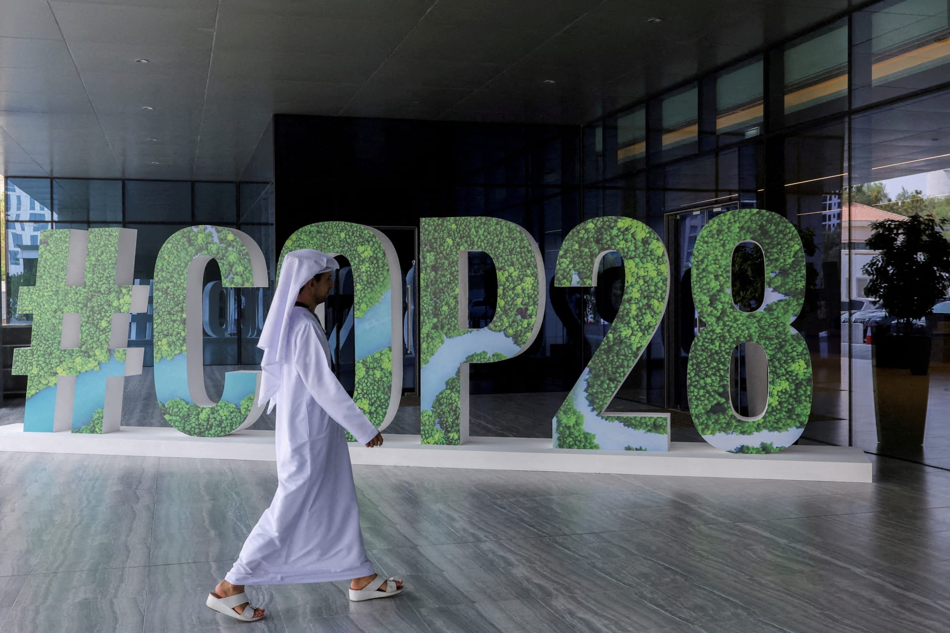 COP28 in Dubai, Russia Crackdown on Journalists, China Illness Spike, and More pic