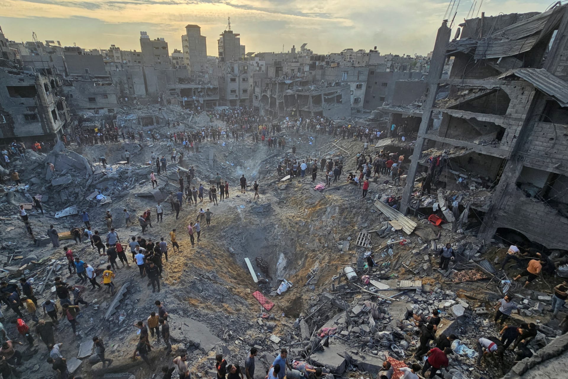 Israel-Hamas War Ground Campaign, Biden Hosts Latin American Leaders, Congress Debates Israel and Ukraine Aid, and More pic