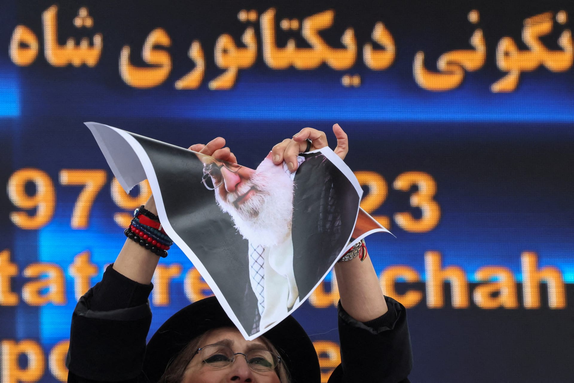 Anniversary of Mahsa Amini’s Death, UN Summits On Climate and Development, Russia Recruits Cubans, and More pic