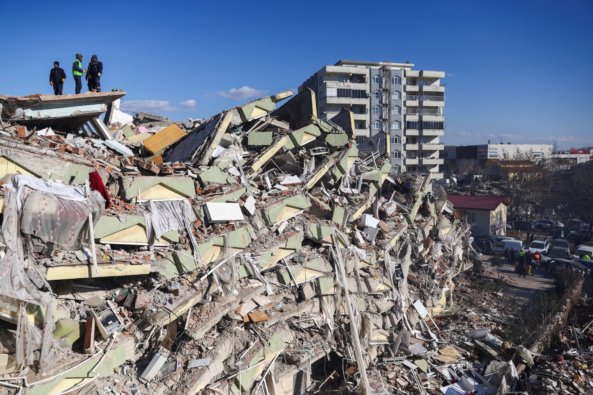 Turkey-Syria Earthquake Aftermath, Khamenei’s Pardon, Lula Visits Washington, and More pic