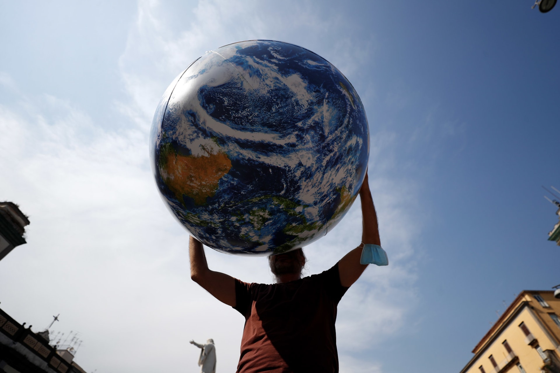 <p>Guglielmo Mangiapane/Reuters</p>