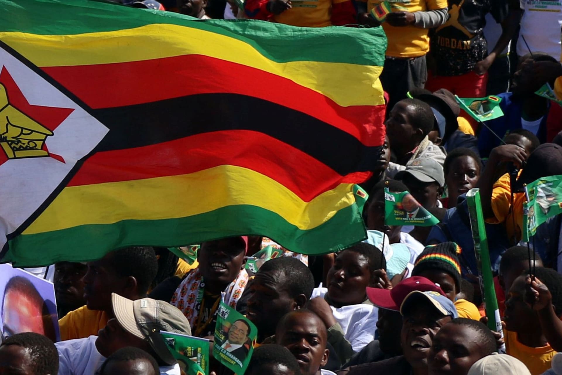 <p>Supporters of President Emmerson Mnangagwa at an election rally in Zimbabwe.</p>
